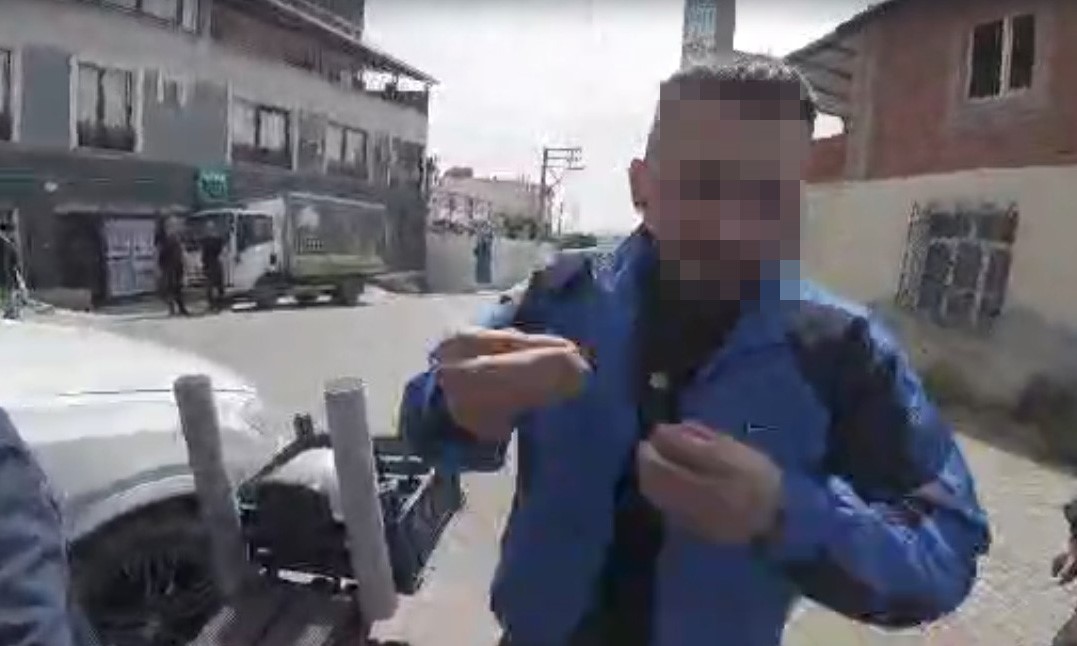 Korna çaldı, darp edildi: Trafik magandaları kameraya yansıdı
