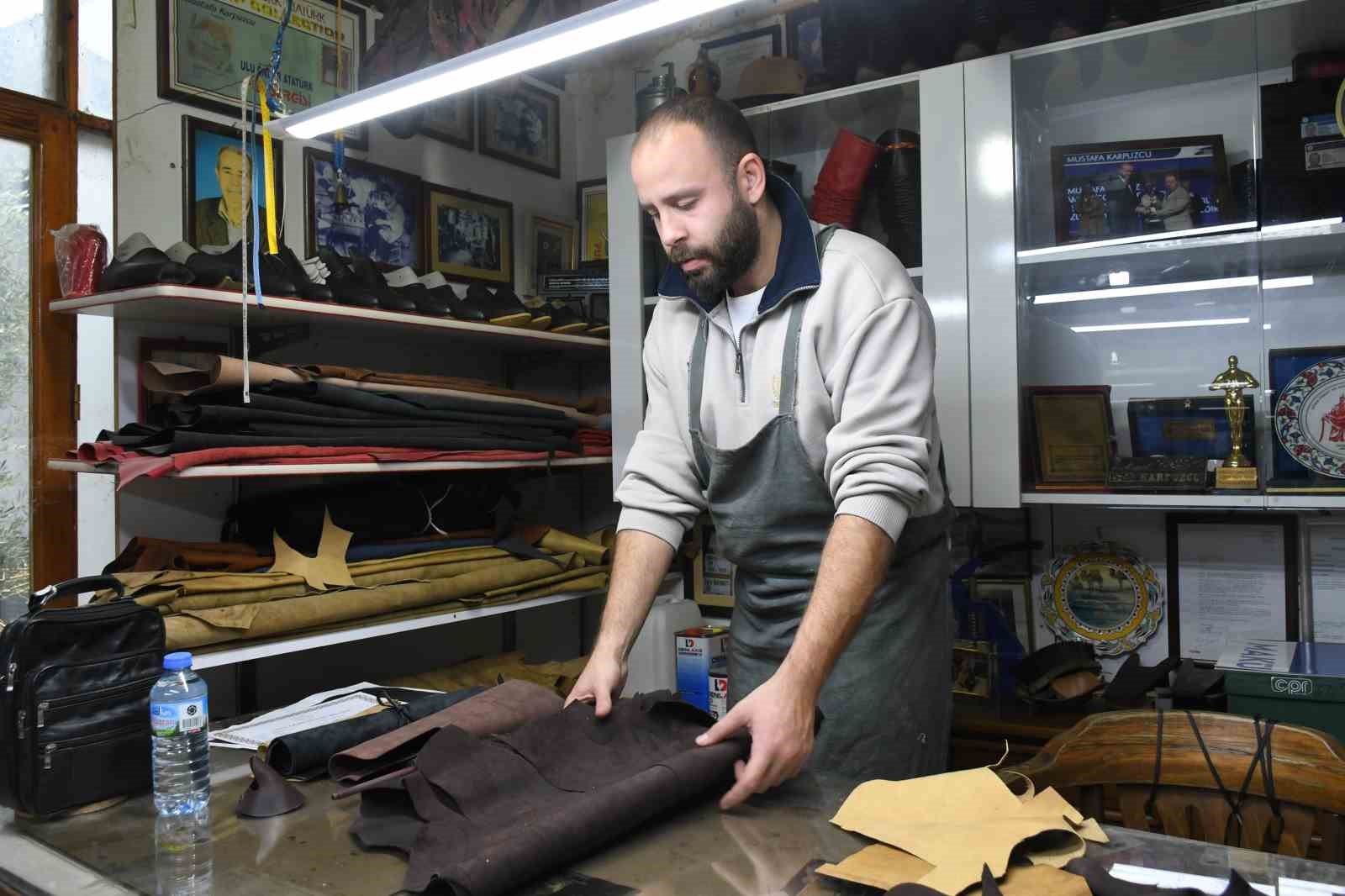 Körüklü çizme ustası Karpuzcu’ya "2025 Yaşayan İnsan Hazinesi" ödülü
