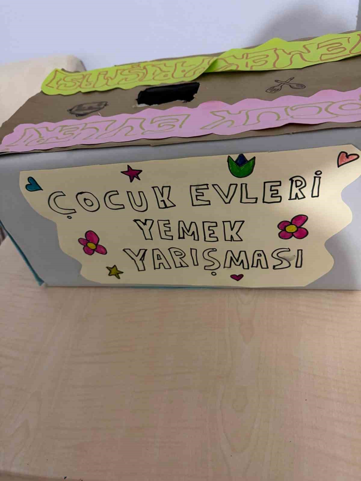 Koruma altındaki çocuklardan "Yemekteyiz" etkinliği
