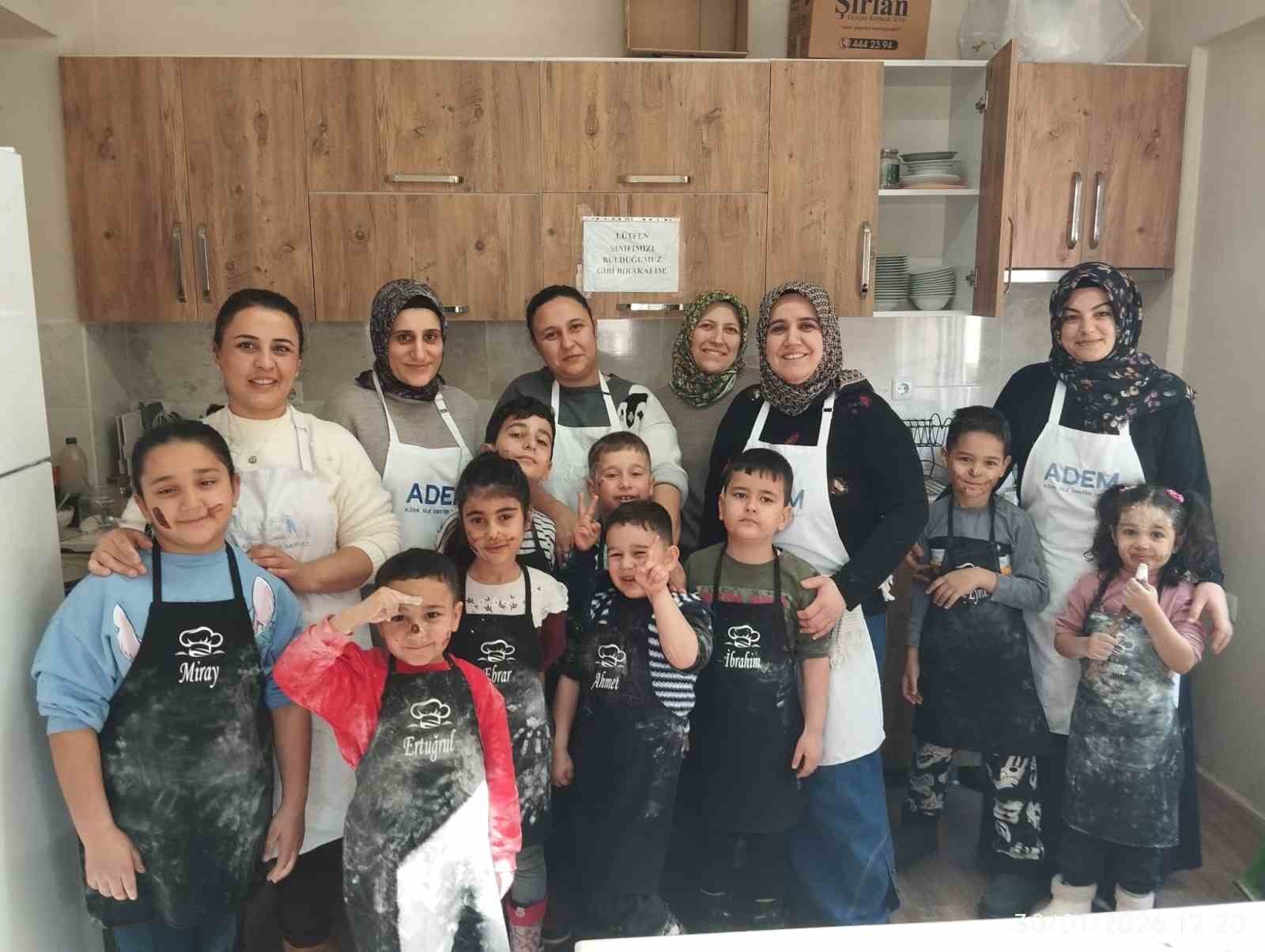 Köşk Halk Eğitim Merkezi’nde ’Anne-Çocuk Mutfak Atölyesi’ etkinlikleri düzenlendi
Köşk Halk Eğitim Merkezi’nde ’Anne-Çocuk Mutfak Atölyesi’ etkinlikleri düzenlendi