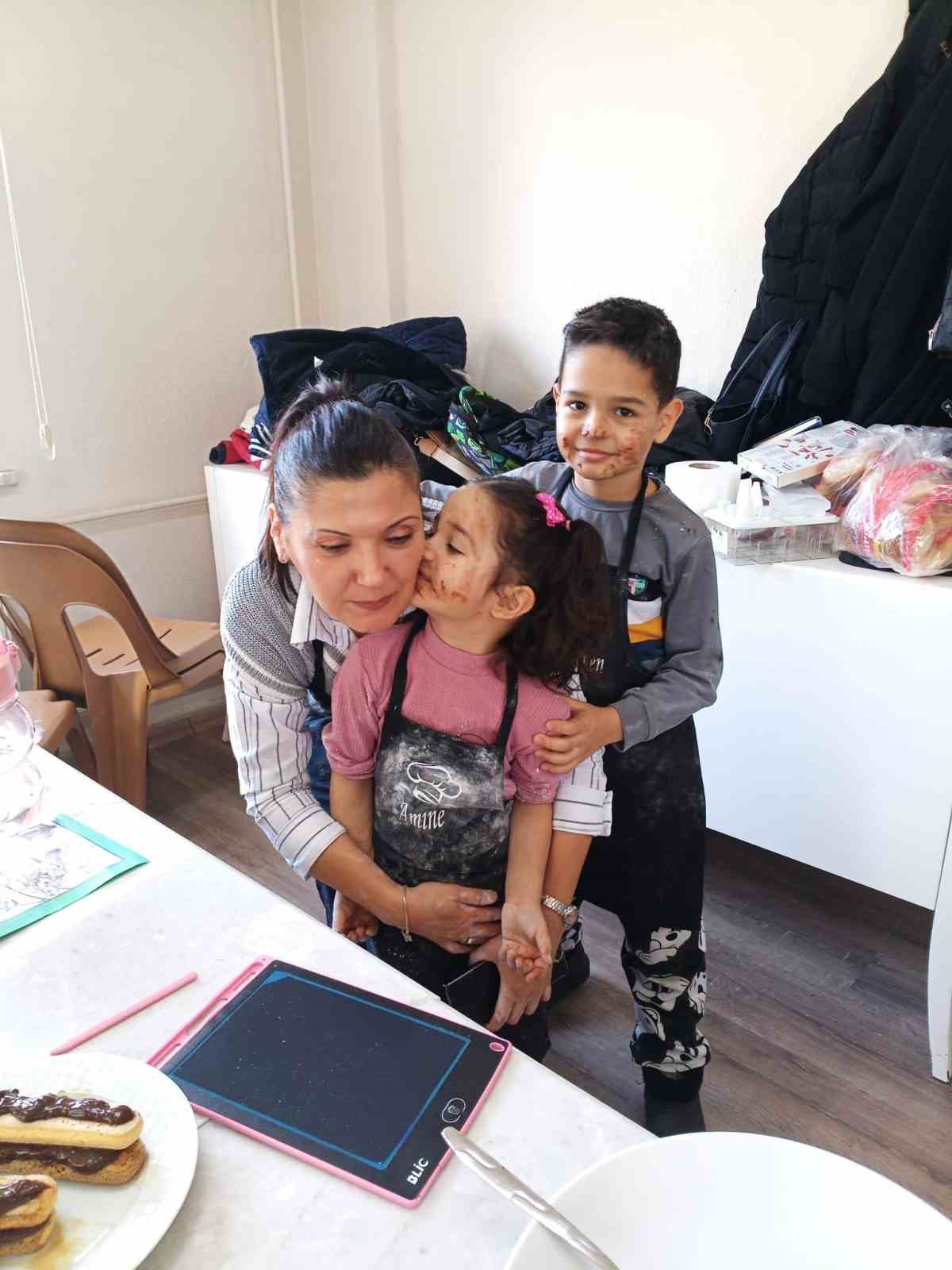 Köşk Halk Eğitim Merkezi’nde ’Anne-Çocuk Mutfak Atölyesi’ etkinlikleri düzenlendi
Köşk Halk Eğitim Merkezi’nde ’Anne-Çocuk Mutfak Atölyesi’ etkinlikleri düzenlendi