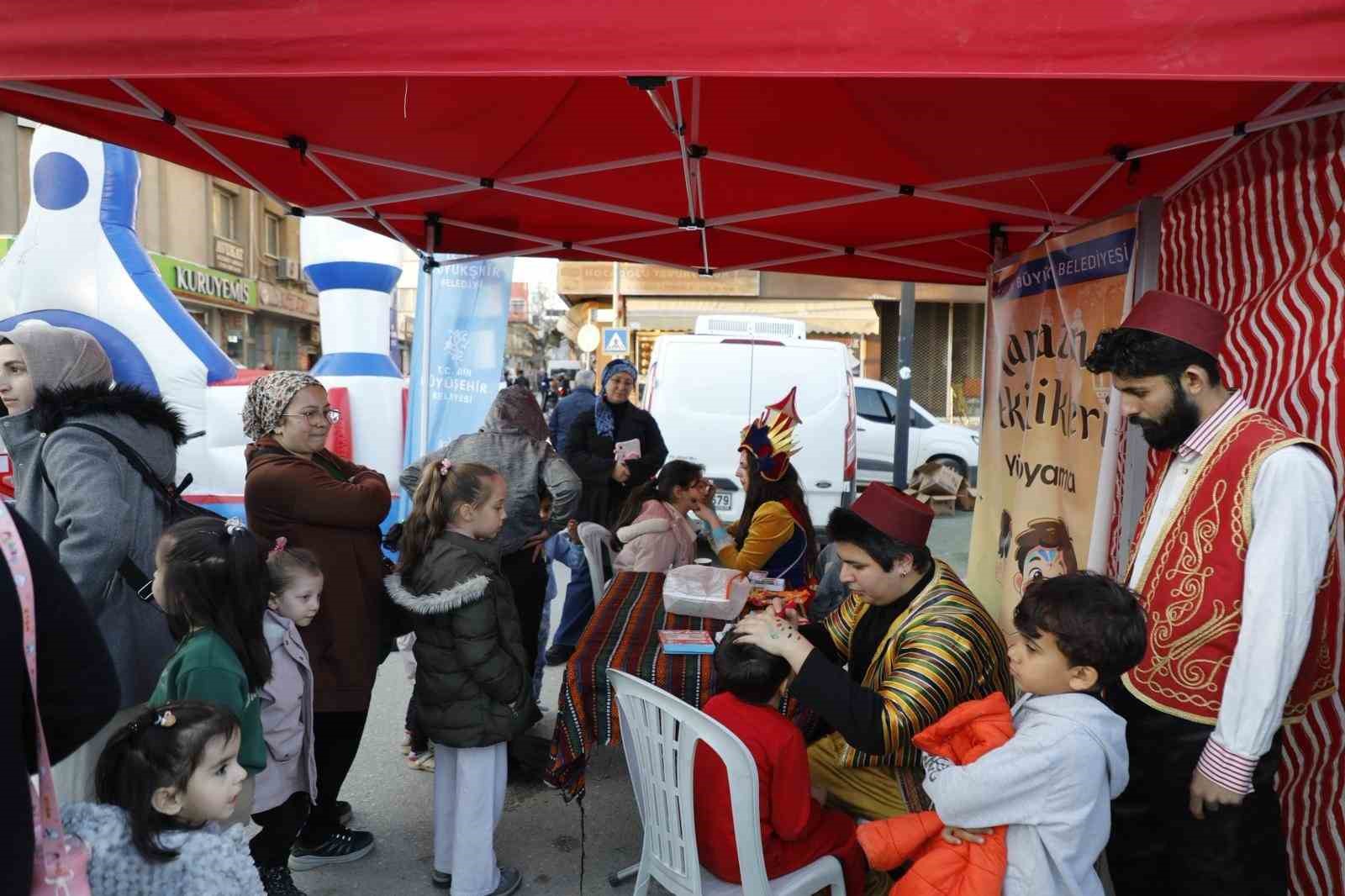 Köşklü çocuklar Büyükşehir’in Ramazan şenliğinde eğlendi
