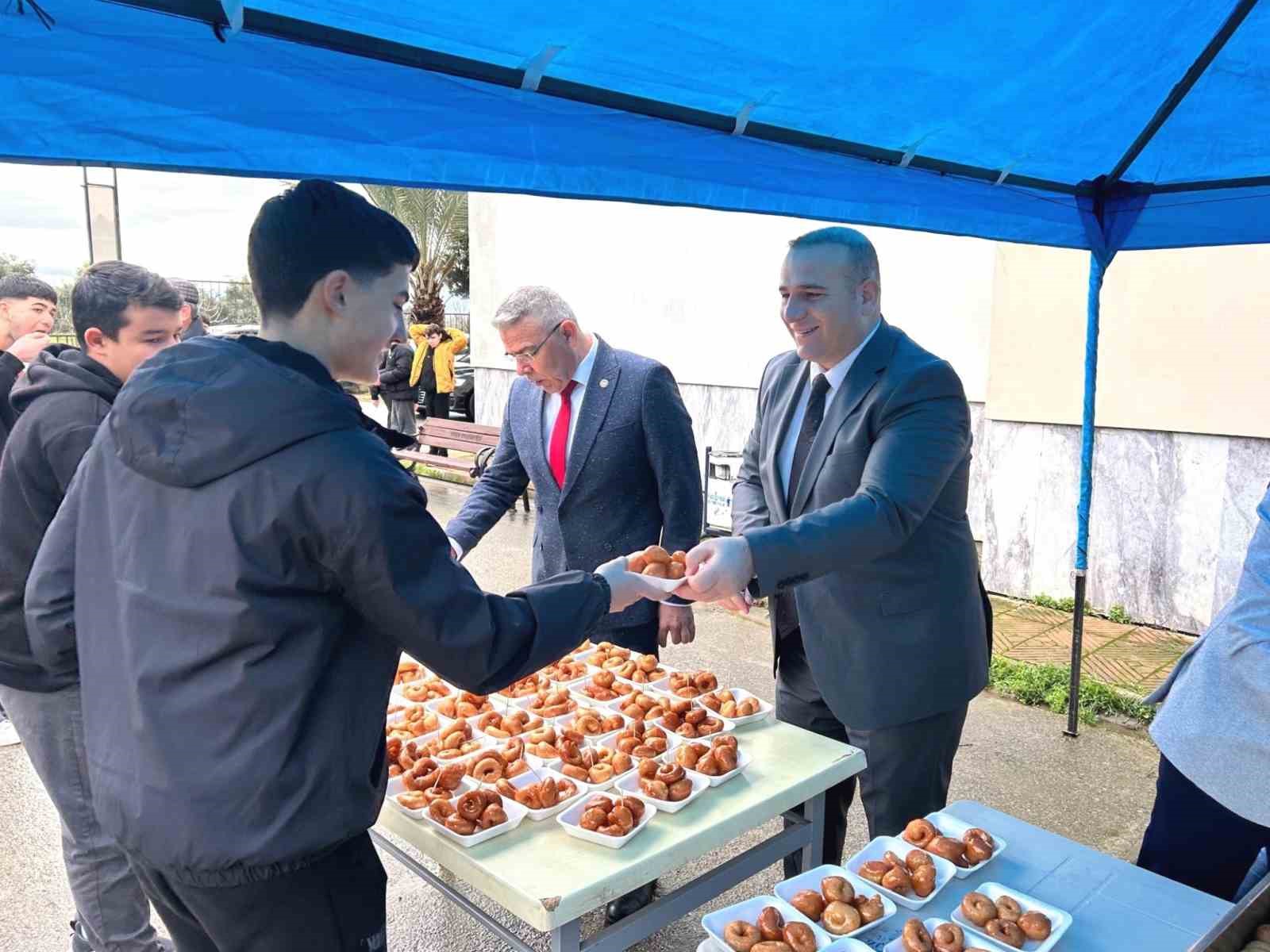 Köşk’te 6 Şubat depremlerinde hayatını kaybedenler için lokma hayrı yapıldı
