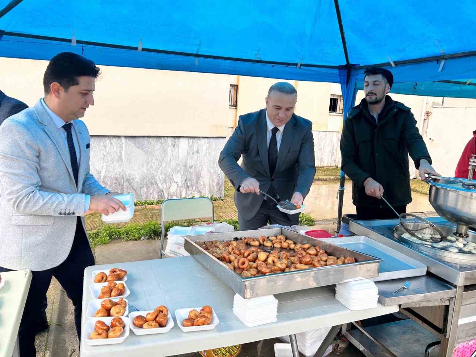 Köşk’te 6 Şubat depremlerinde hayatını kaybedenler için lokma hayrı yapıldı
