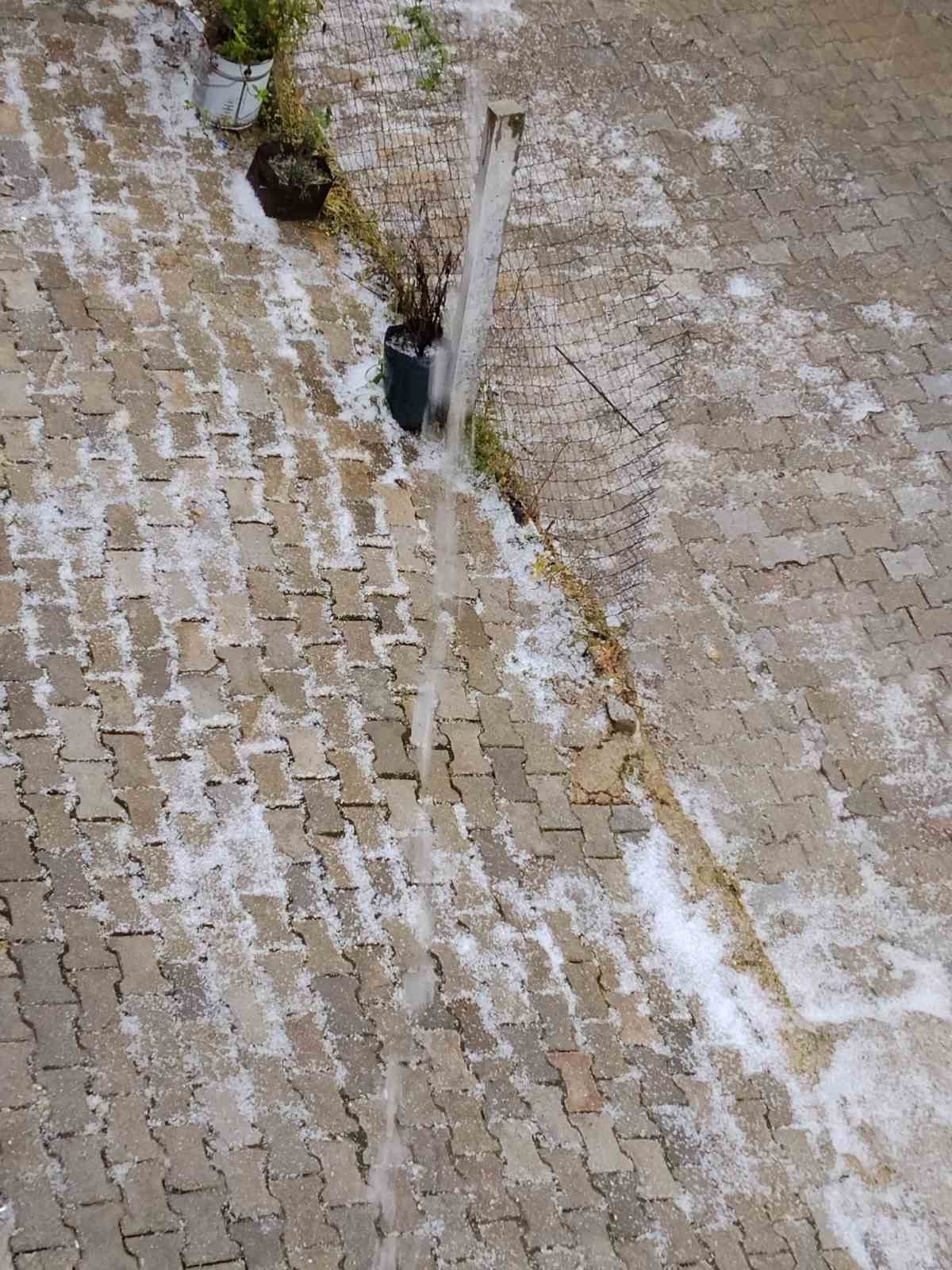 Köşk’te dolu yağışı etkili oldu, yollar beyaza büründü
