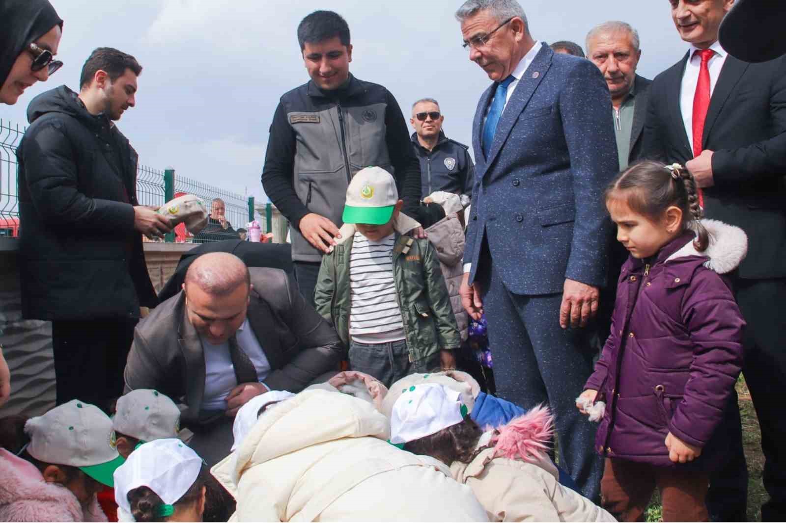 Köşk’te fidanlar toprakla buluştu
