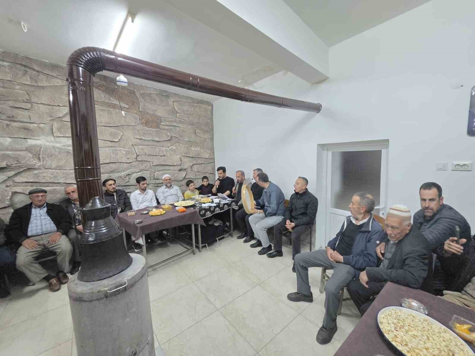 Köşk’te ’kahvehane sohbetleri’ ile gönüllere dokunuluyor
