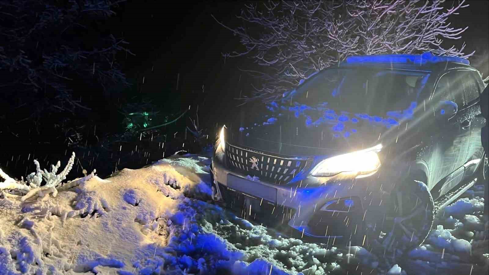 Köşk’te kar yağışı nedeniyle mahsur kalan ailenin yardımına jandarma koştu
