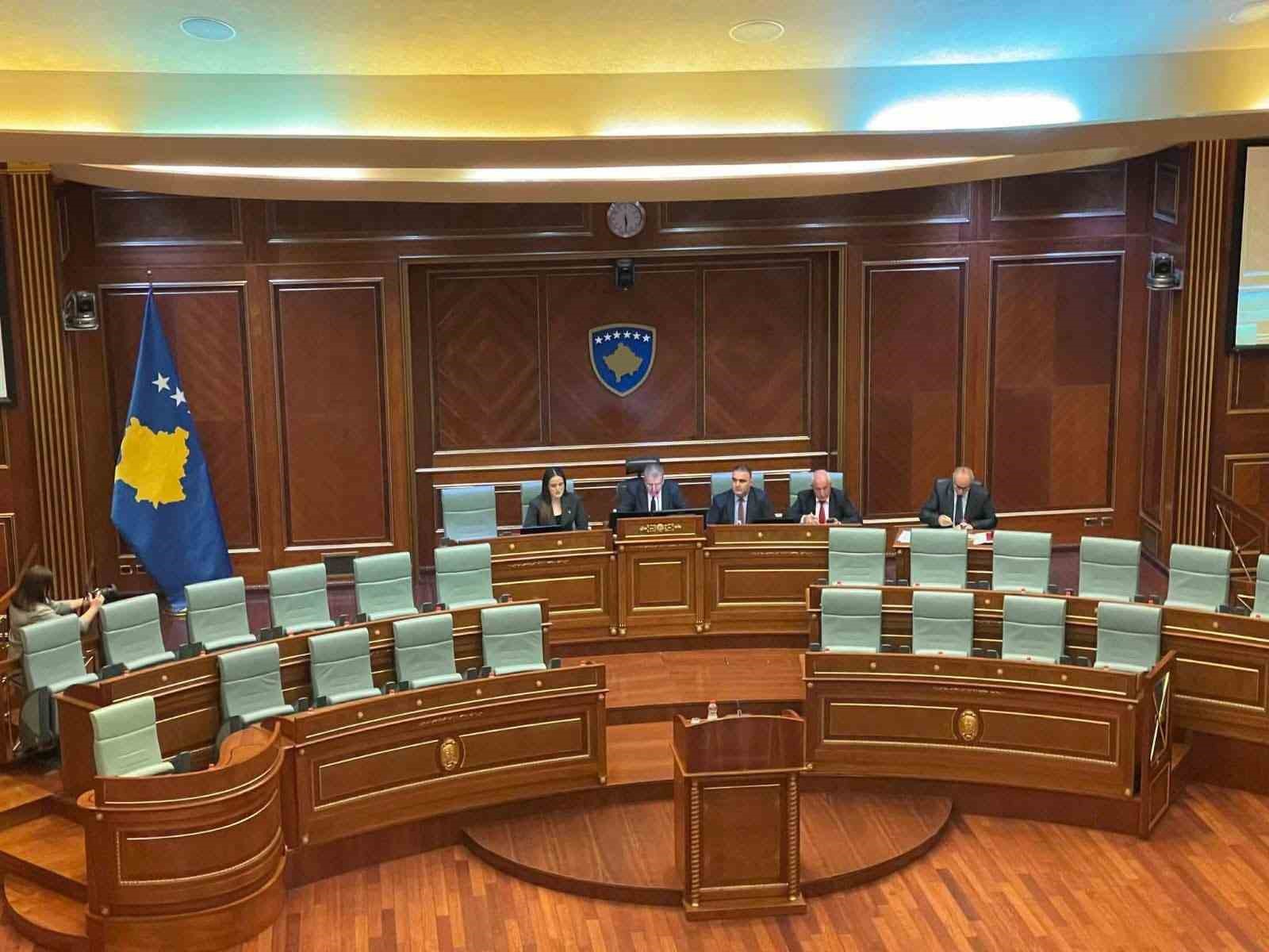 Kosova’da yeni hükümete ilk kez Türk  başbakan yardımcısı
