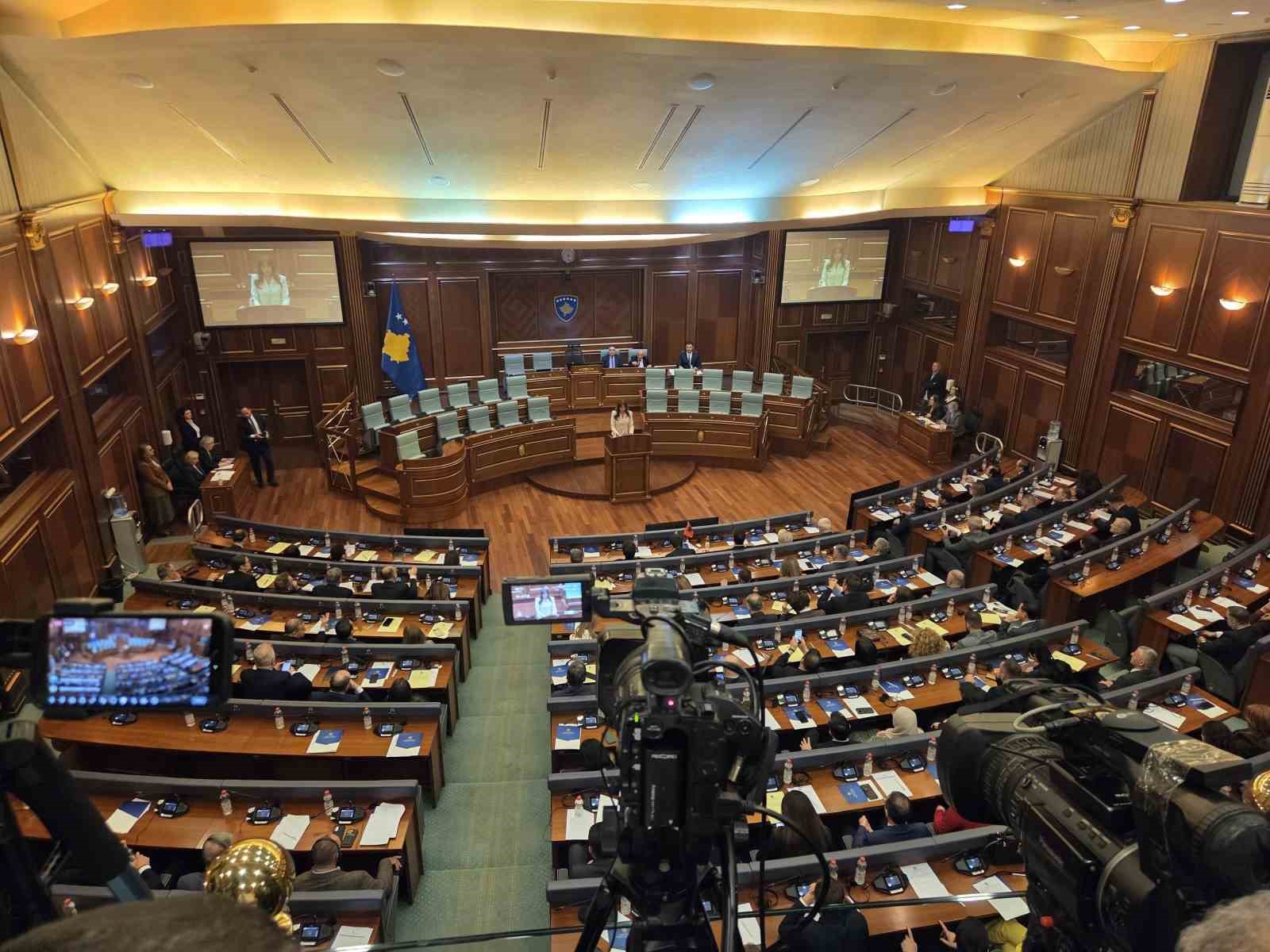 Kosova’da yeni hükümete ilk kez Türk  başbakan yardımcısı
