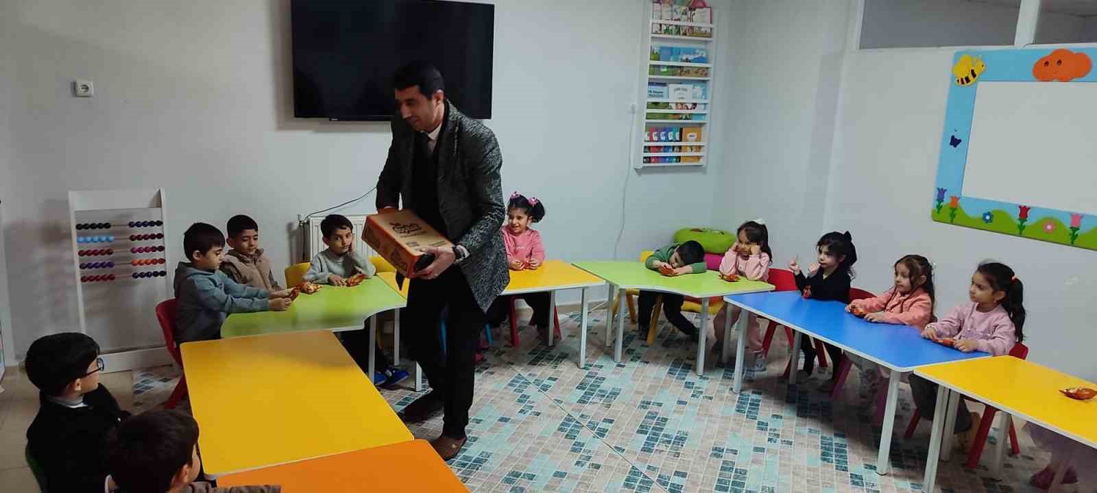 Kovancılar Müftüsü Çavaş, öğrencilerle bir araya geldi
