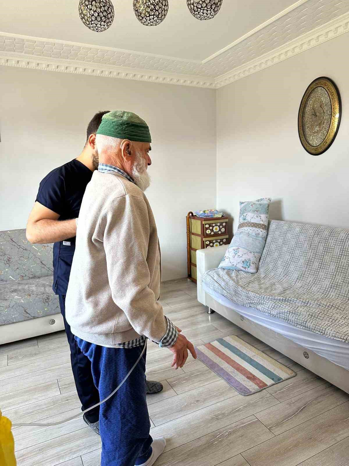 Kovancılar’da bir ilk: Evde fizik tedavi uygulaması
