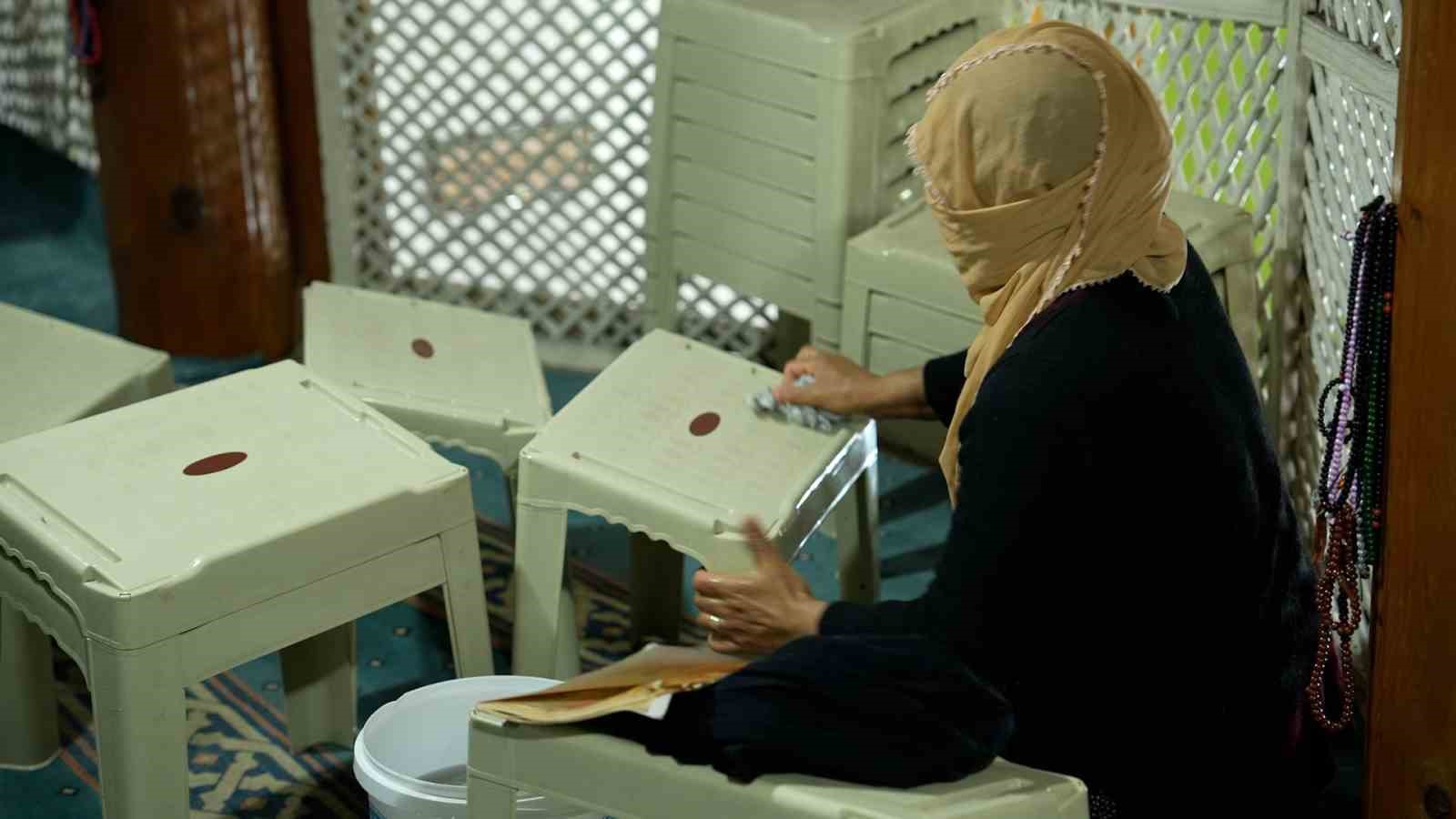 Köy Camisi imece usulü temizlendi
