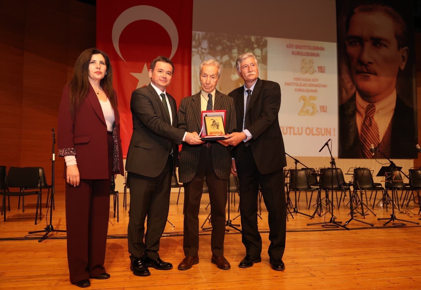 Köy Enstitüleri’nin 86. yılında Aydınlanma Onur Ödülü sahibini buldu
