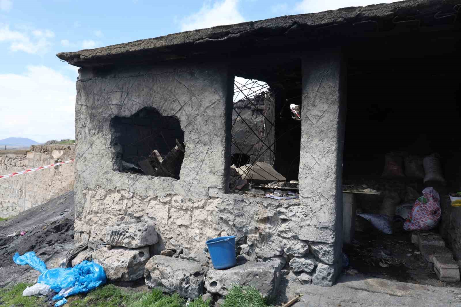 Köy fırının tavanı çöktü: 1 kişi hayatını kaybetti
