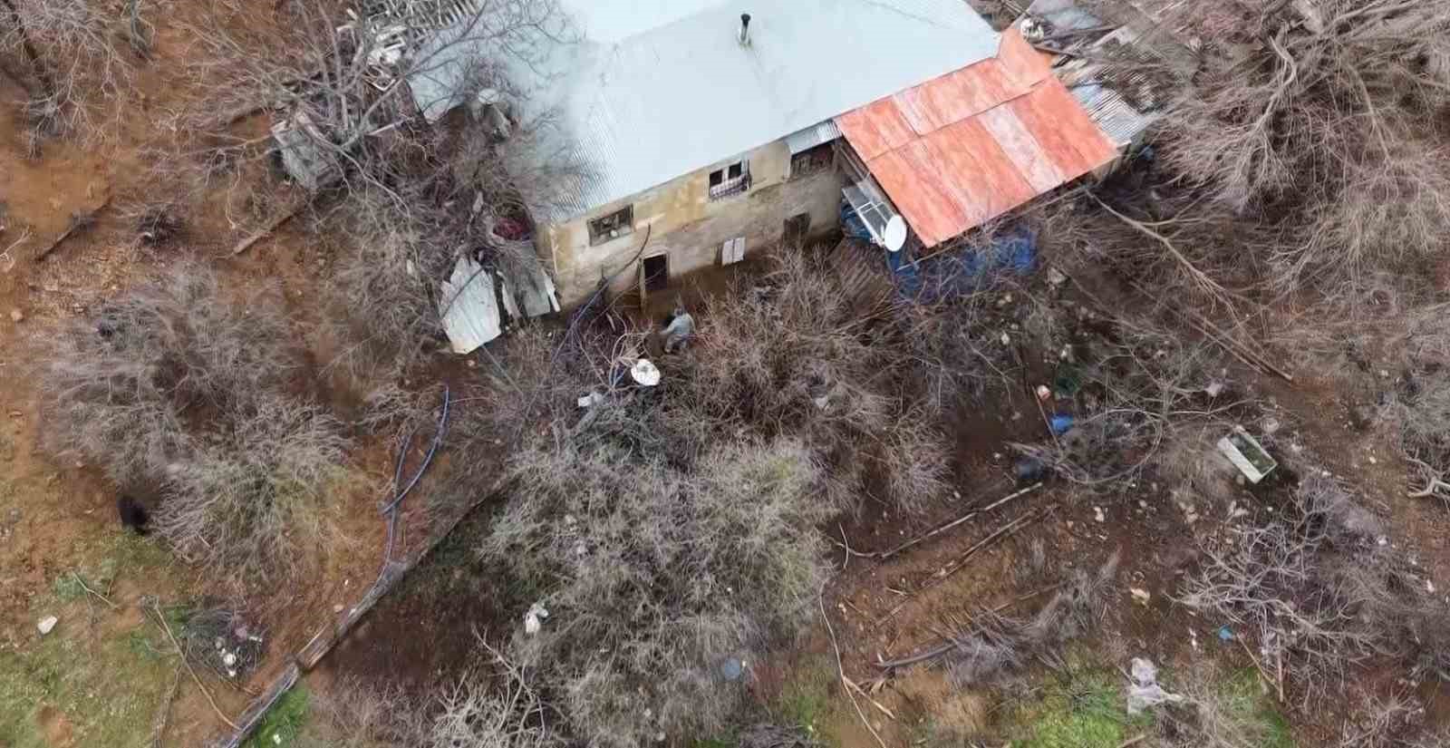 Köy kuşatıldı, katiller ile onlara yardım edenler yakalandı: 4 şüpheli adliyeye sevk edildi
