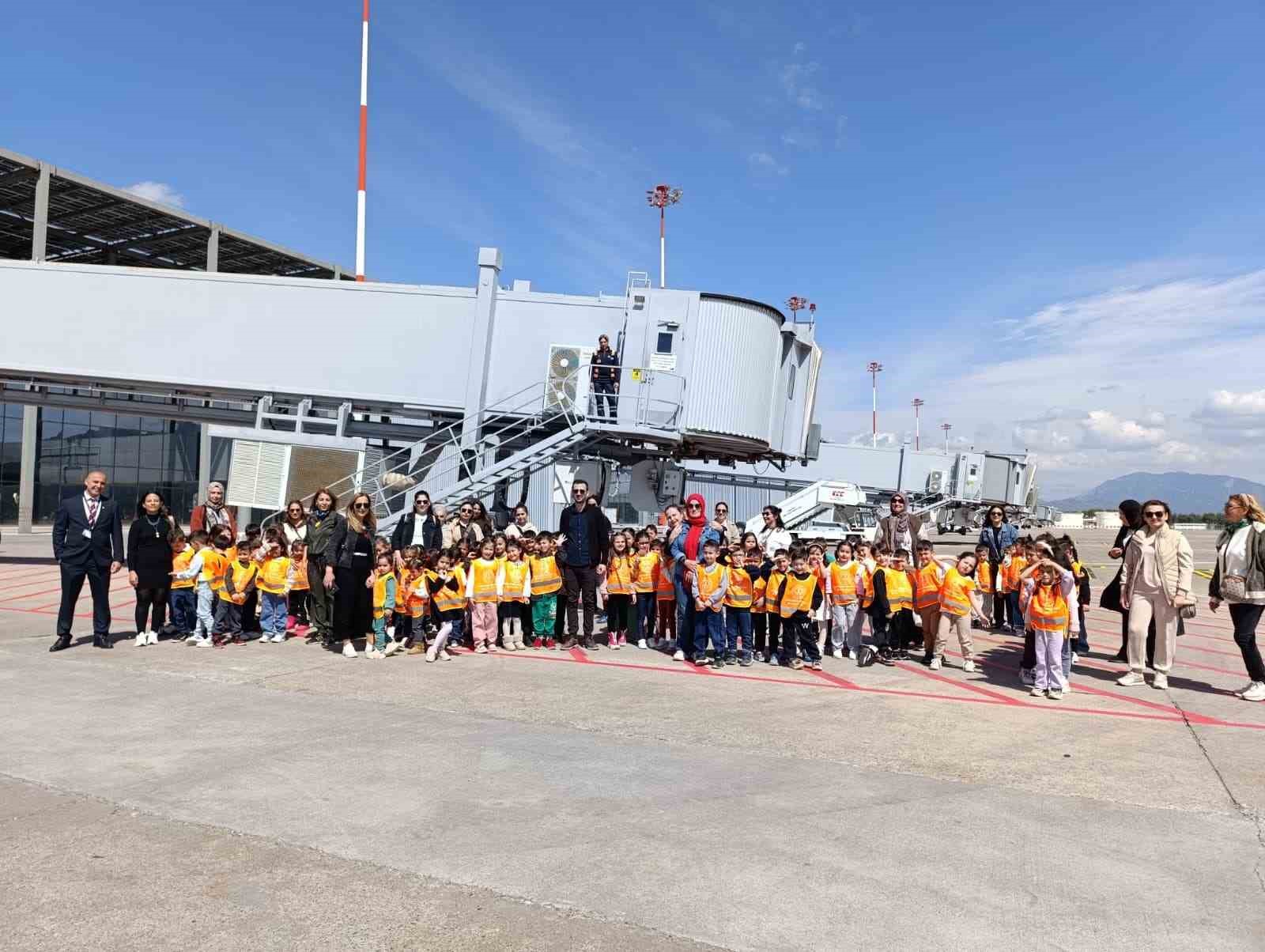 Köyceğiz Anaokulu öğrencileri Dalaman Havalimanı’nı gezdi
