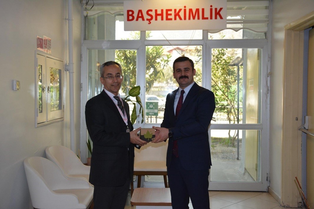 Köyceğiz Kaymakamı Kumcu, sağlık çalışanlarının Tıp Bayramı’nı kutladı
