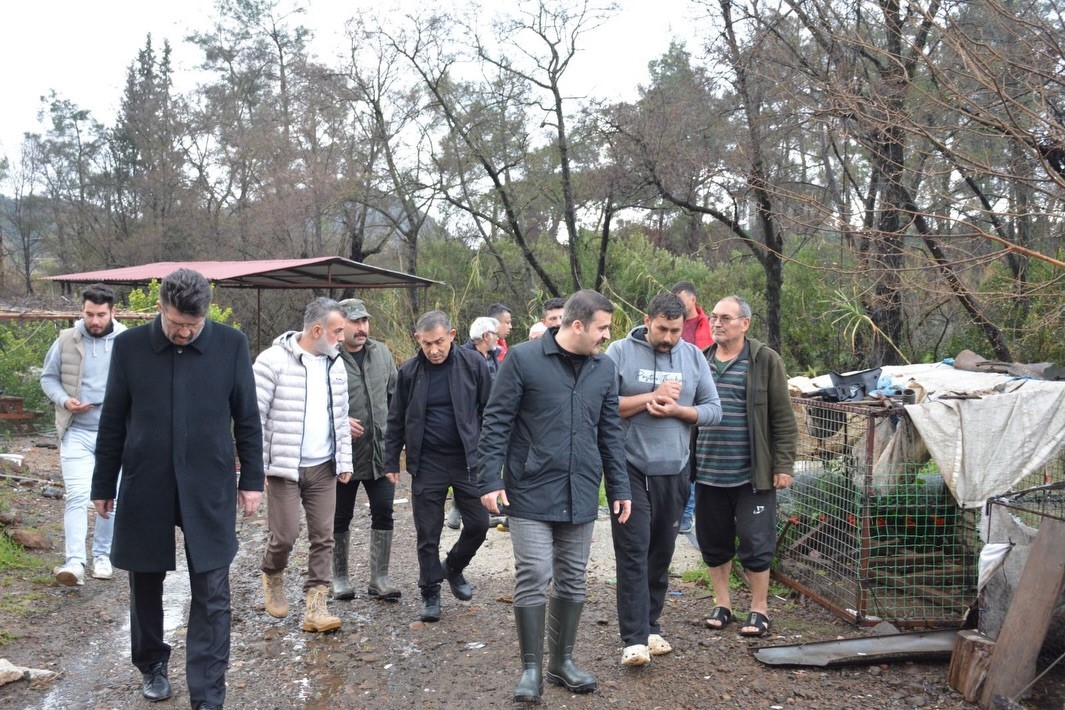 Köyceğiz Kaymakamı Kumcu, selden etkilenen bölgelerde incelemelerde bulundu
