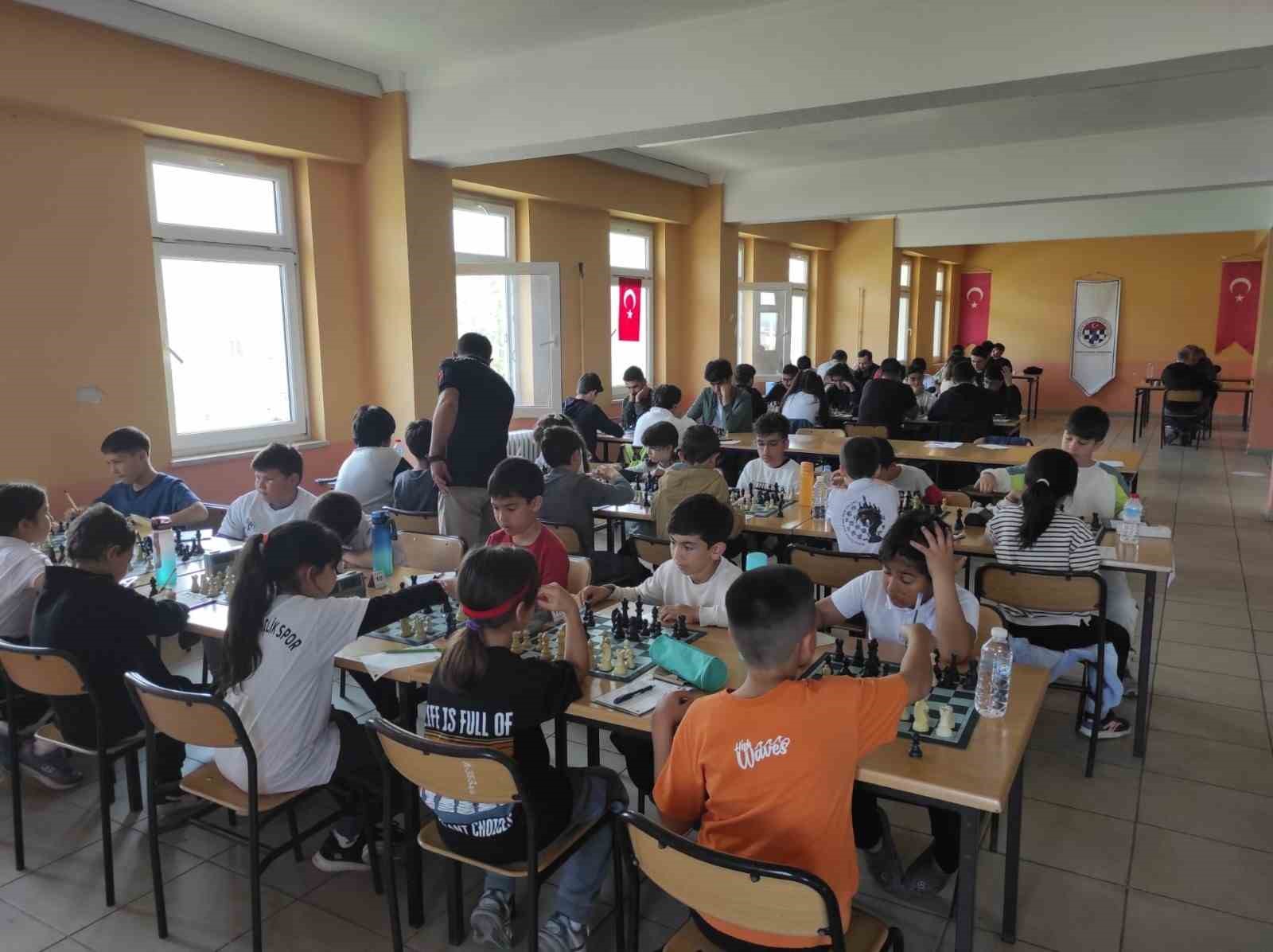 Köyceğiz’de 23 Nisan satranç turnuvası düzenlendi
