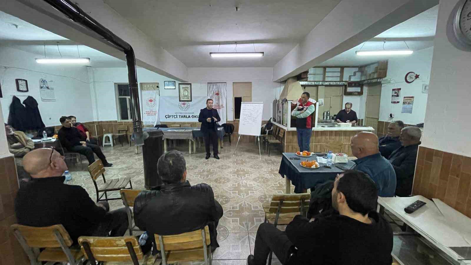 Köyceğiz’de "çiftçi tarla okulu" eğitimi gerçekleştirildi
