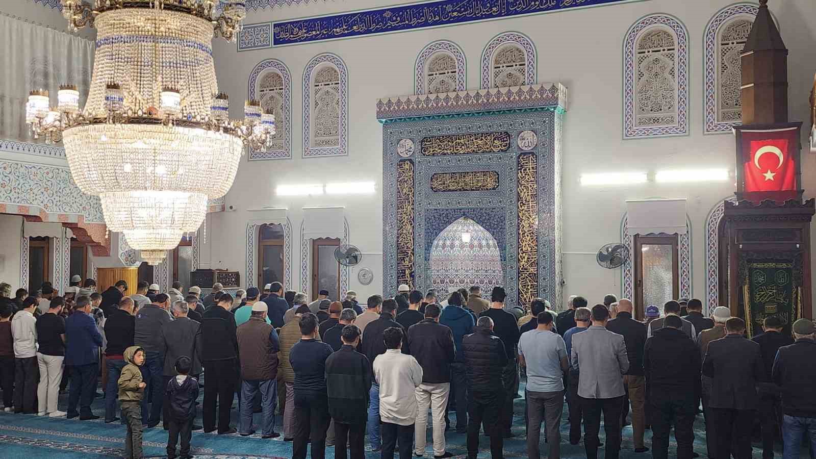 Köyceğiz’de çocuklar teravihte buluştu
