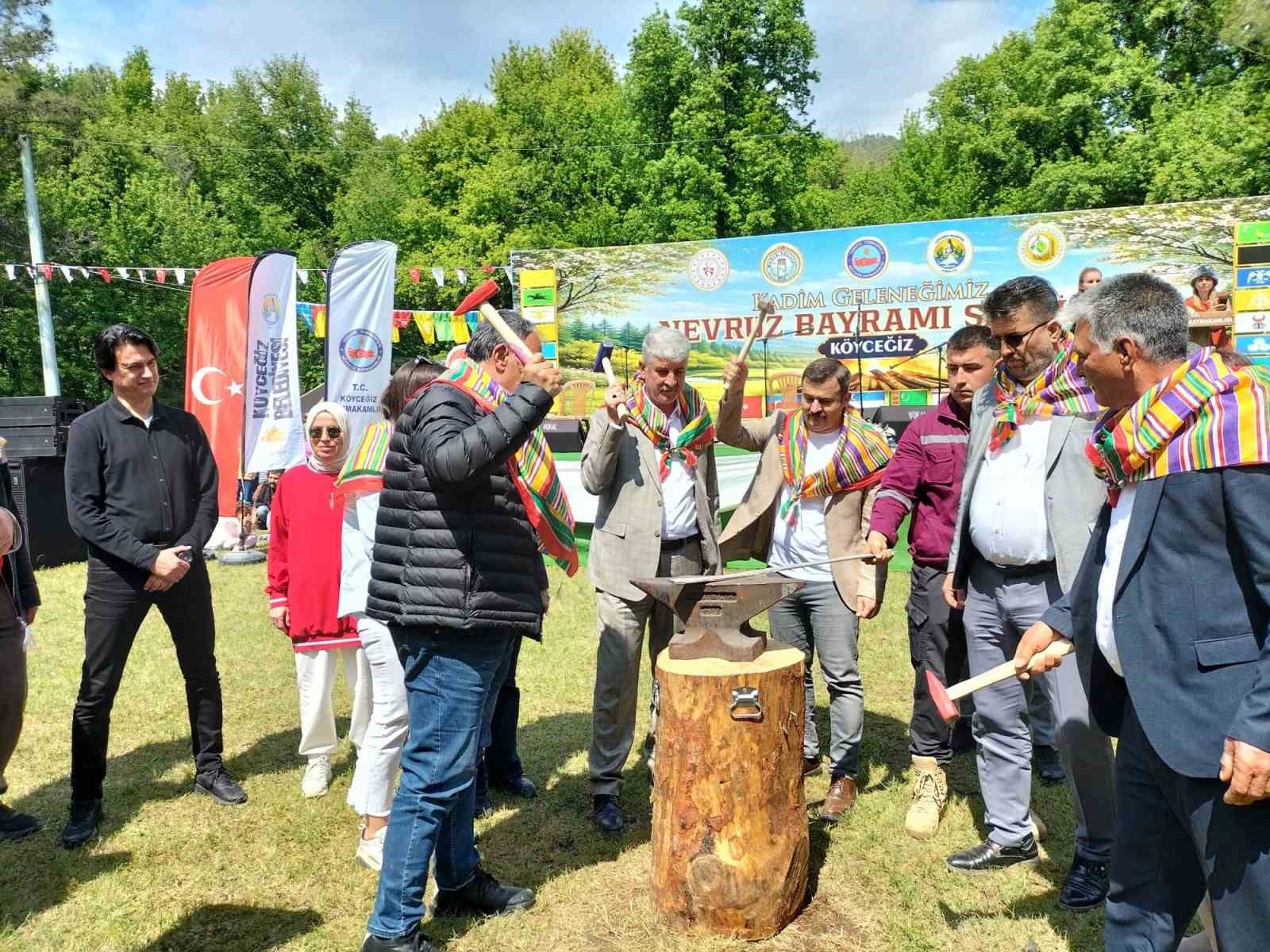 Köyceğiz’de Nevruz Bayramı coşkuyla kutlandı
Köyceğiz’de Nevruz Bayramı coşkuyla kutlandı
