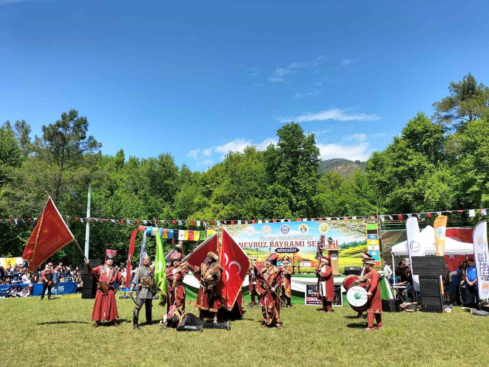 Köyceğiz’de Nevruz Bayramı coşkuyla kutlandı
Köyceğiz’de Nevruz Bayramı coşkuyla kutlandı