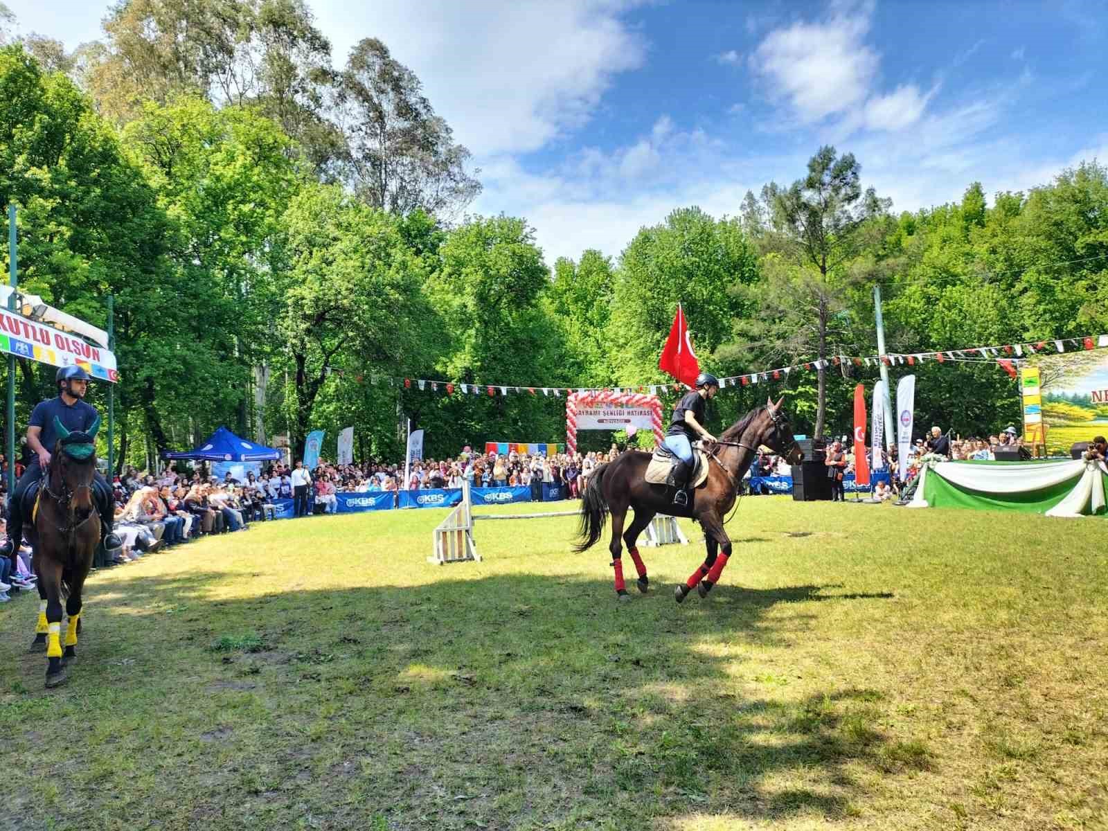 Köyceğiz’de Nevruz Bayramı coşkuyla kutlandı
Köyceğiz’de Nevruz Bayramı coşkuyla kutlandı