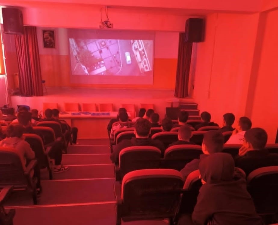 Köyceğiz’de öğrencilere belgesel gösterimi düzenlendi
Köyceğiz’de öğrencilere belgesel gösterimi düzenlendi