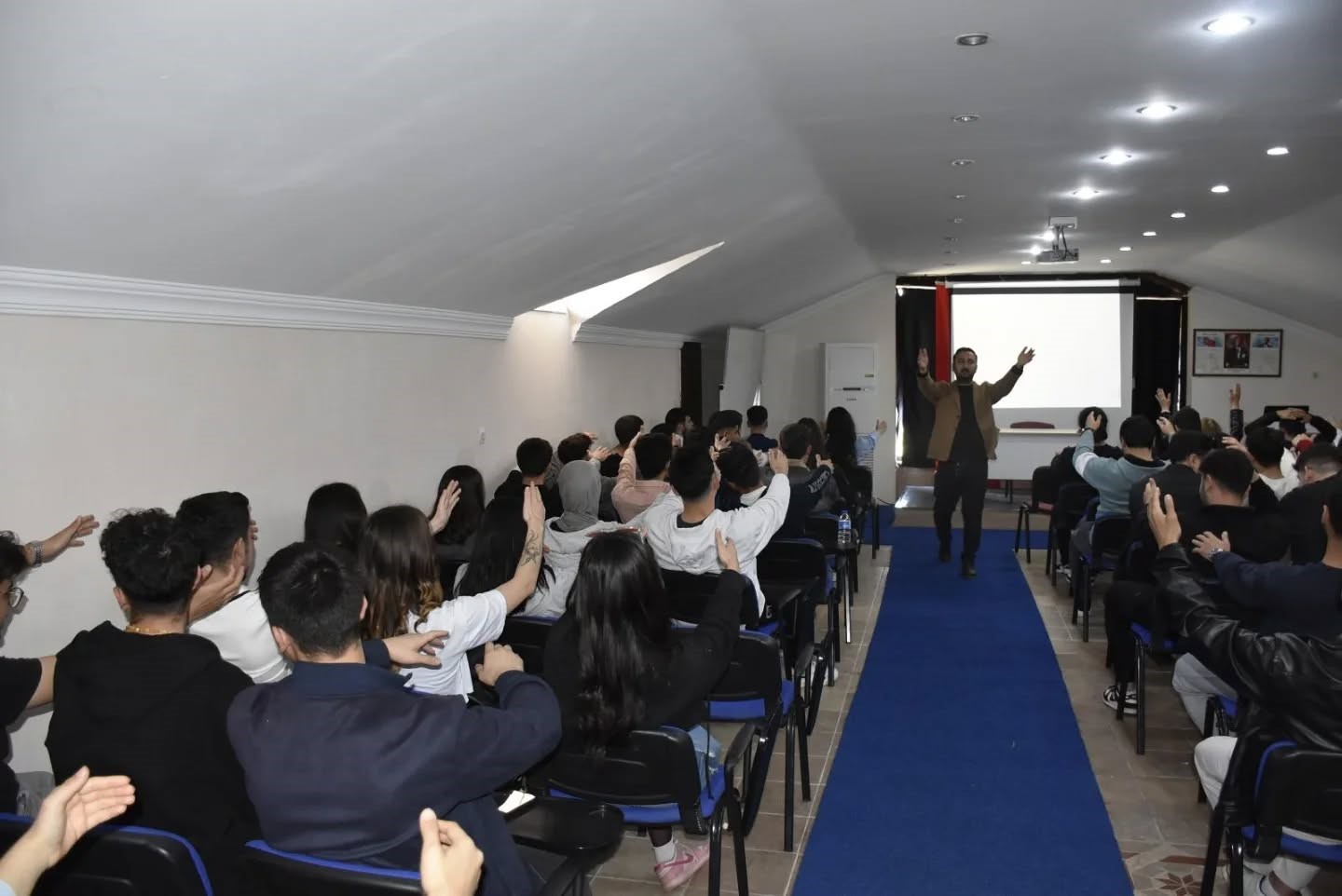 Köyceğiz’de ‘Sağlıklı Gençlik’ semineri
Köyceğiz’de ‘Sağlıklı Gençlik’ semineri