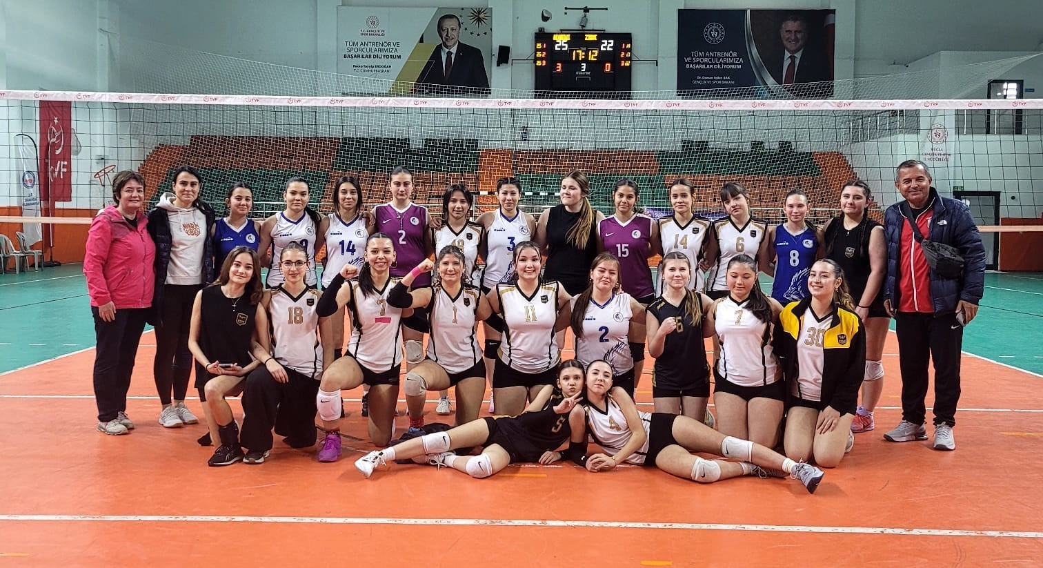Köyceğiz’de voleybol coşkusu, 150 sporcu aynı sahada buluştu
