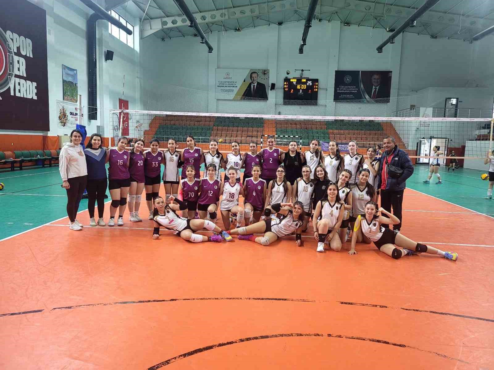 Köyceğiz’de voleybol coşkusu, 150 sporcu aynı sahada buluştu
