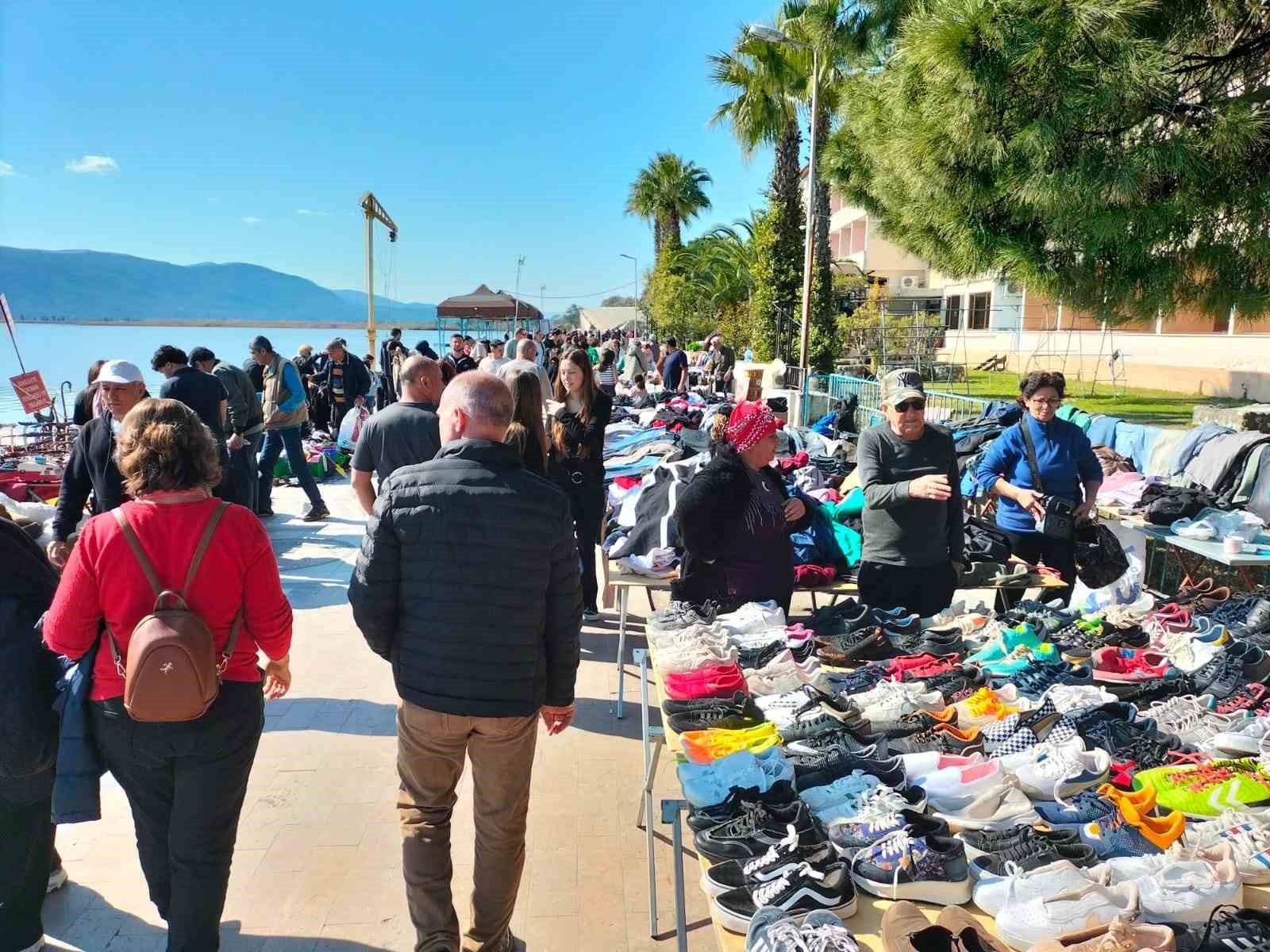 Köyceğiz’de yılın ilk ikinci el pazarı kuruldu
