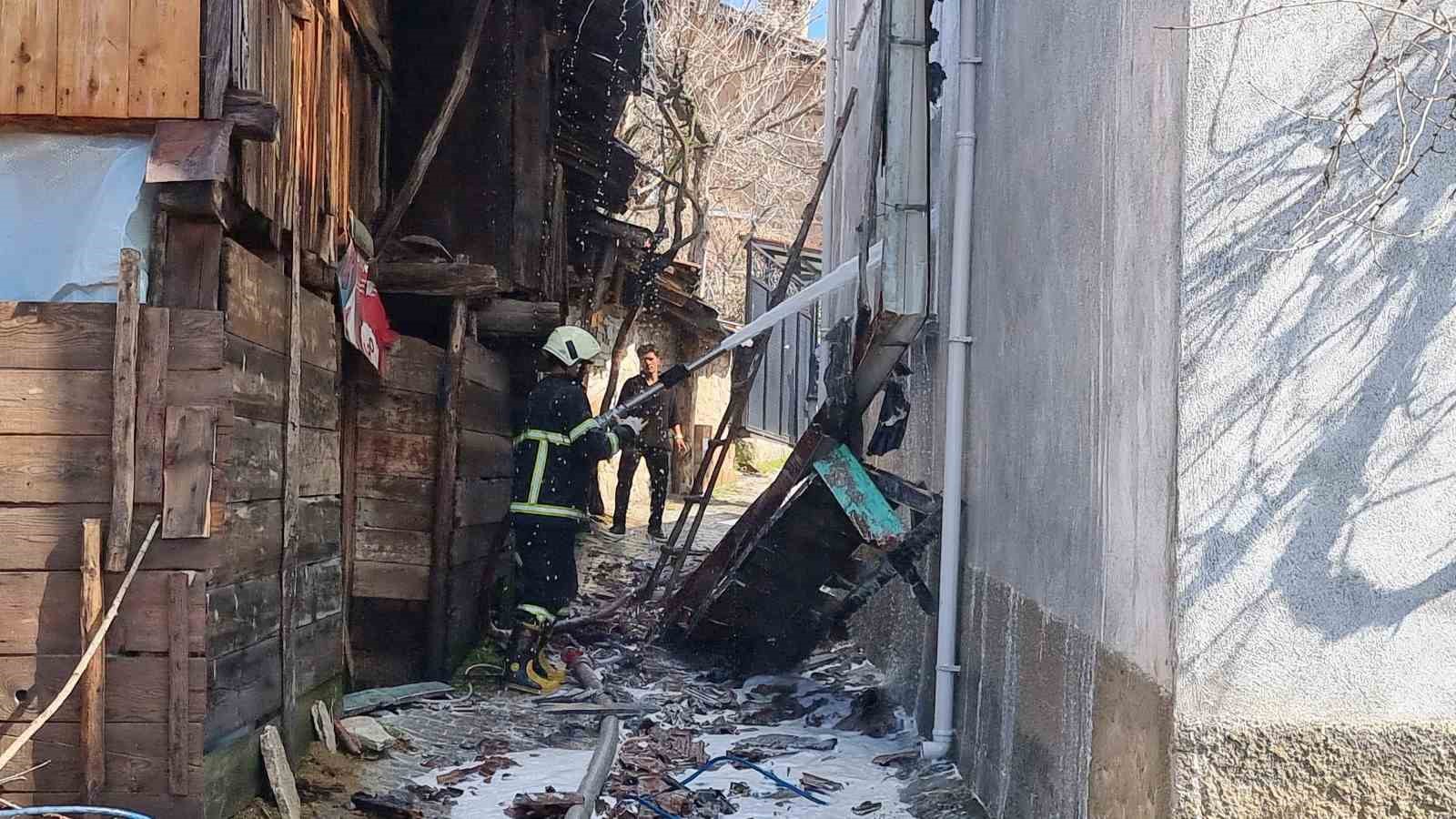 Köyde kurulan yangın vanaları muhtemel bir felaketi önledi
