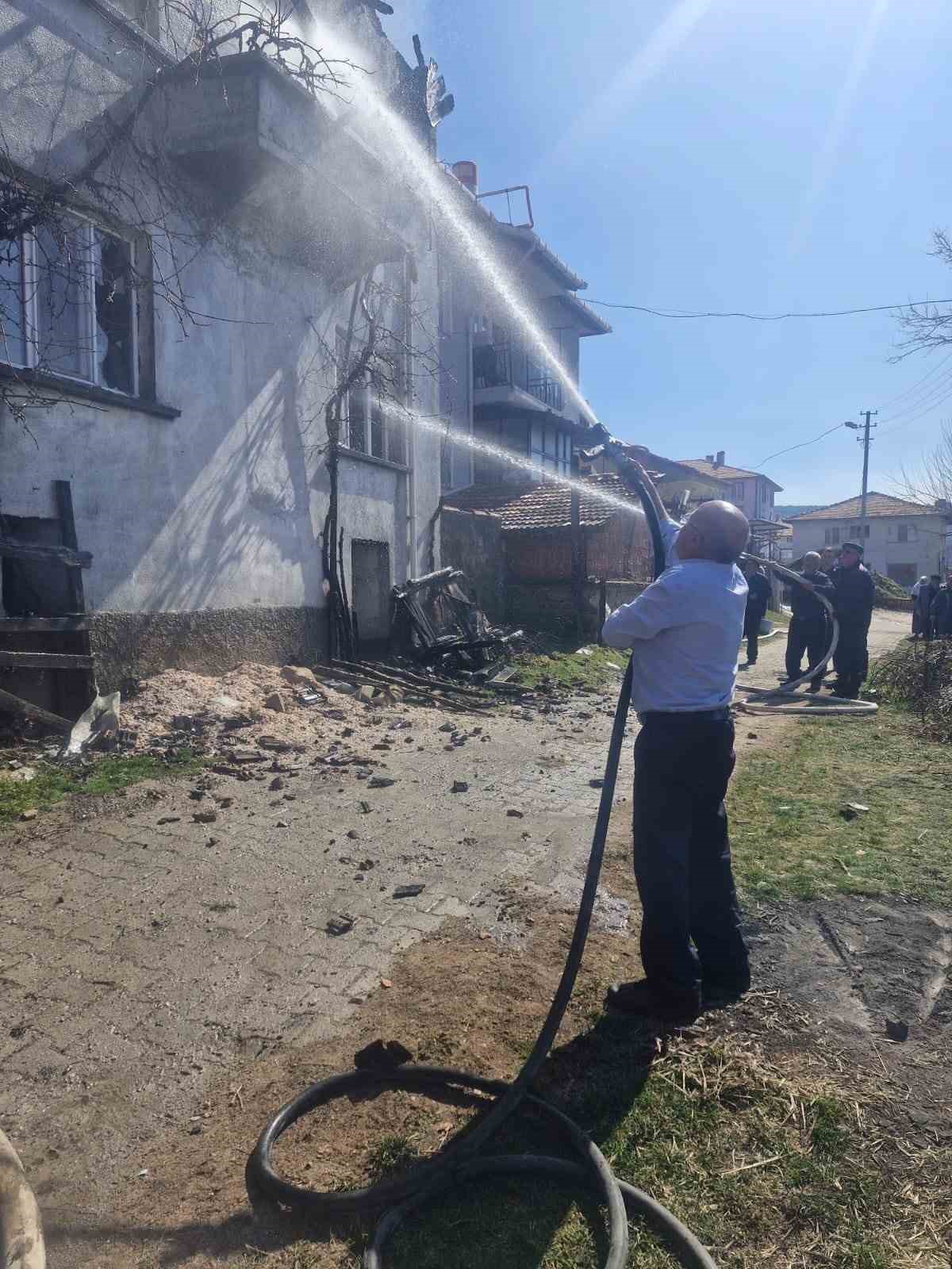 Köyde kurulan yangın vanaları muhtemel bir felaketi önledi
