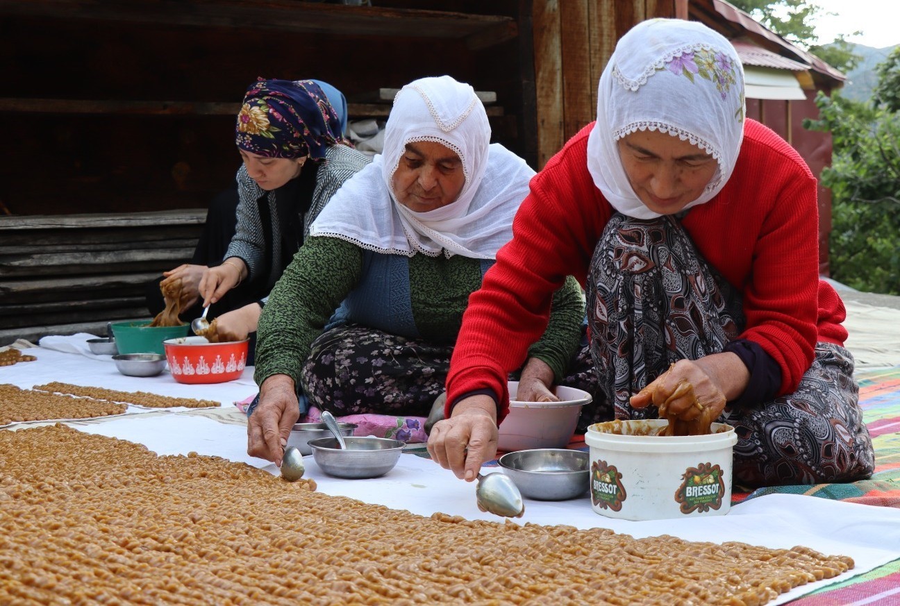 Köyde  üretilen keş adeta bir  enerji deposu
