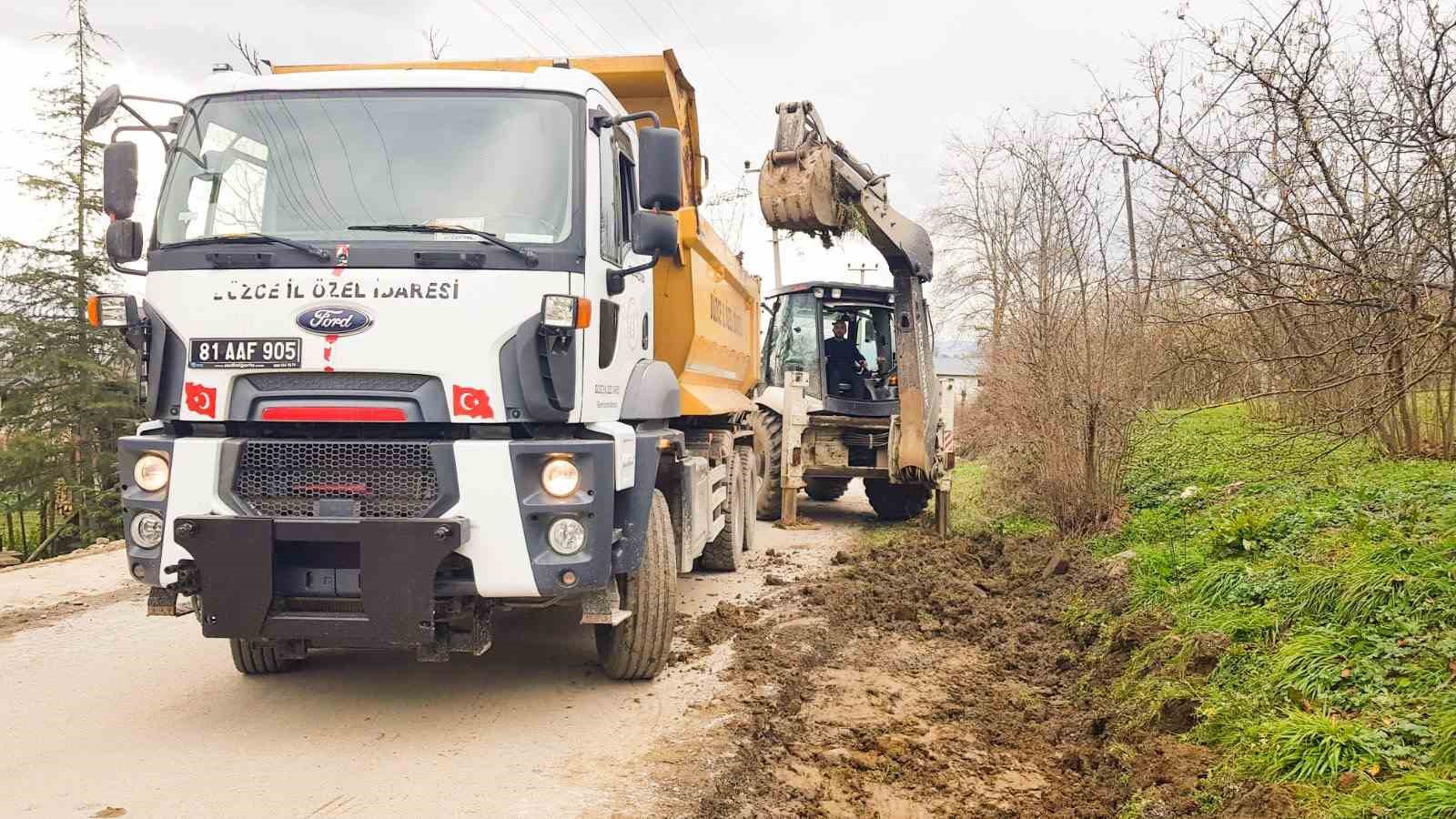 Köylerde kanal çalışmaları devam ediyor

