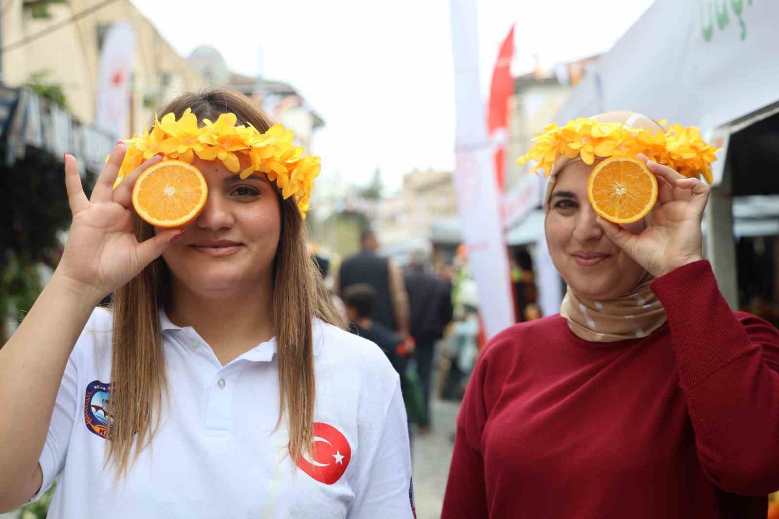 Kozan Portakal Çiçeği Festivali renkli görüntülere başladı
Kozan Portakal Çiçeği Festivali renkli görüntülere başladı
