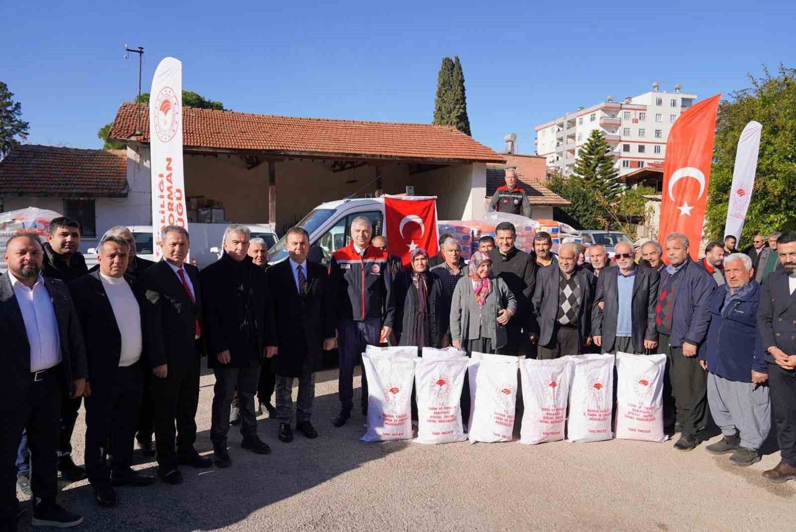 Kozan’da 453 üreticiye ayçiçeği tohumu desteği
