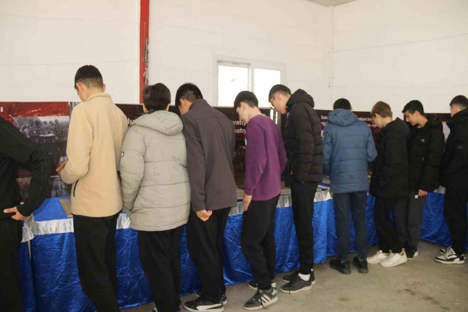 Kozan’da Çanakkale Savaşı Gezici Müzesi kapılarını açtı
