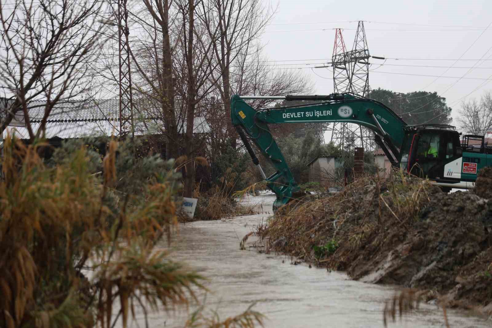 Kozan’da sağanakla birlikte kuruyan kaynaklar yeniden canlandı
