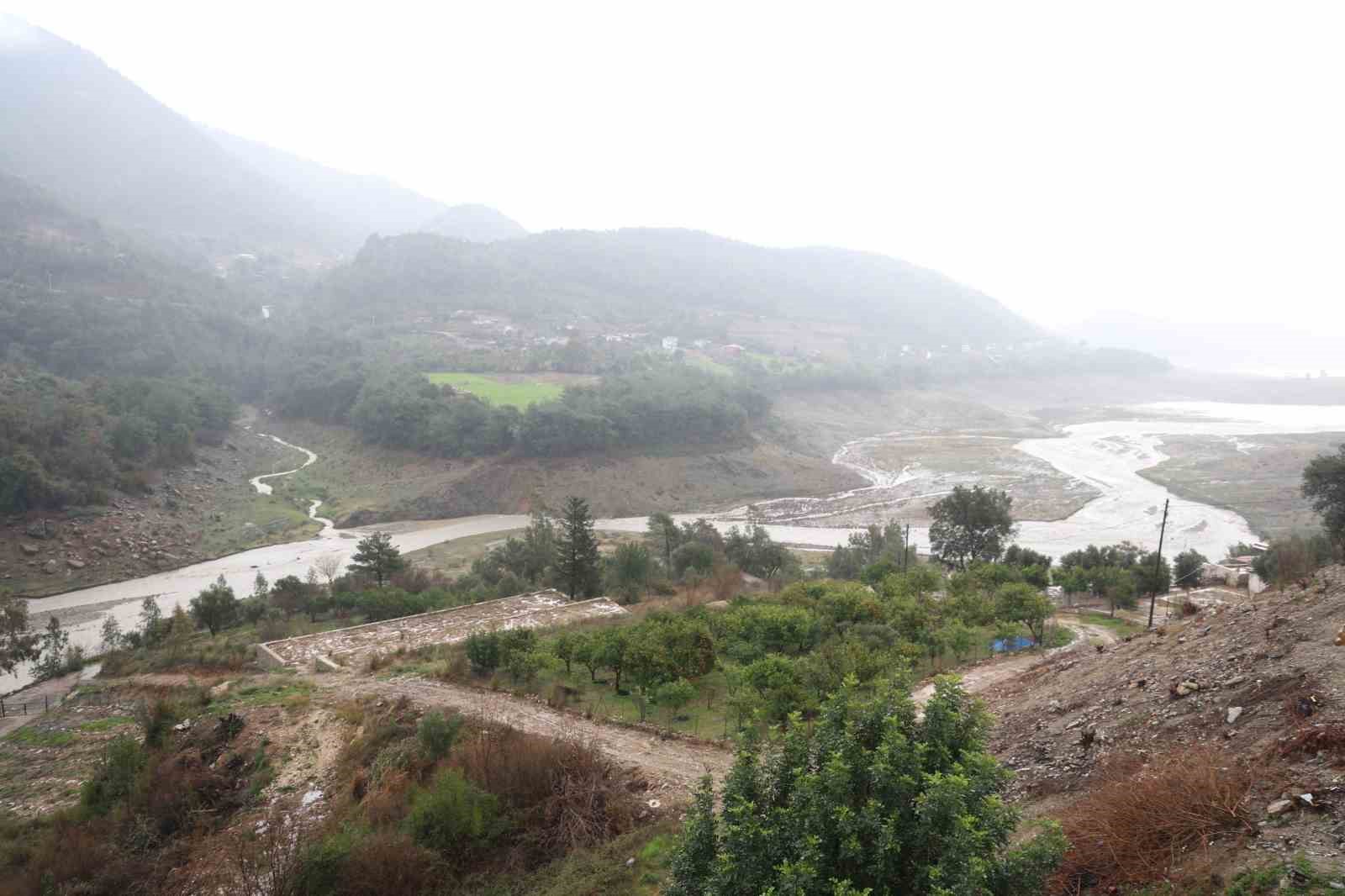 Kozan’da sağanakla birlikte kuruyan kaynaklar yeniden canlandı
