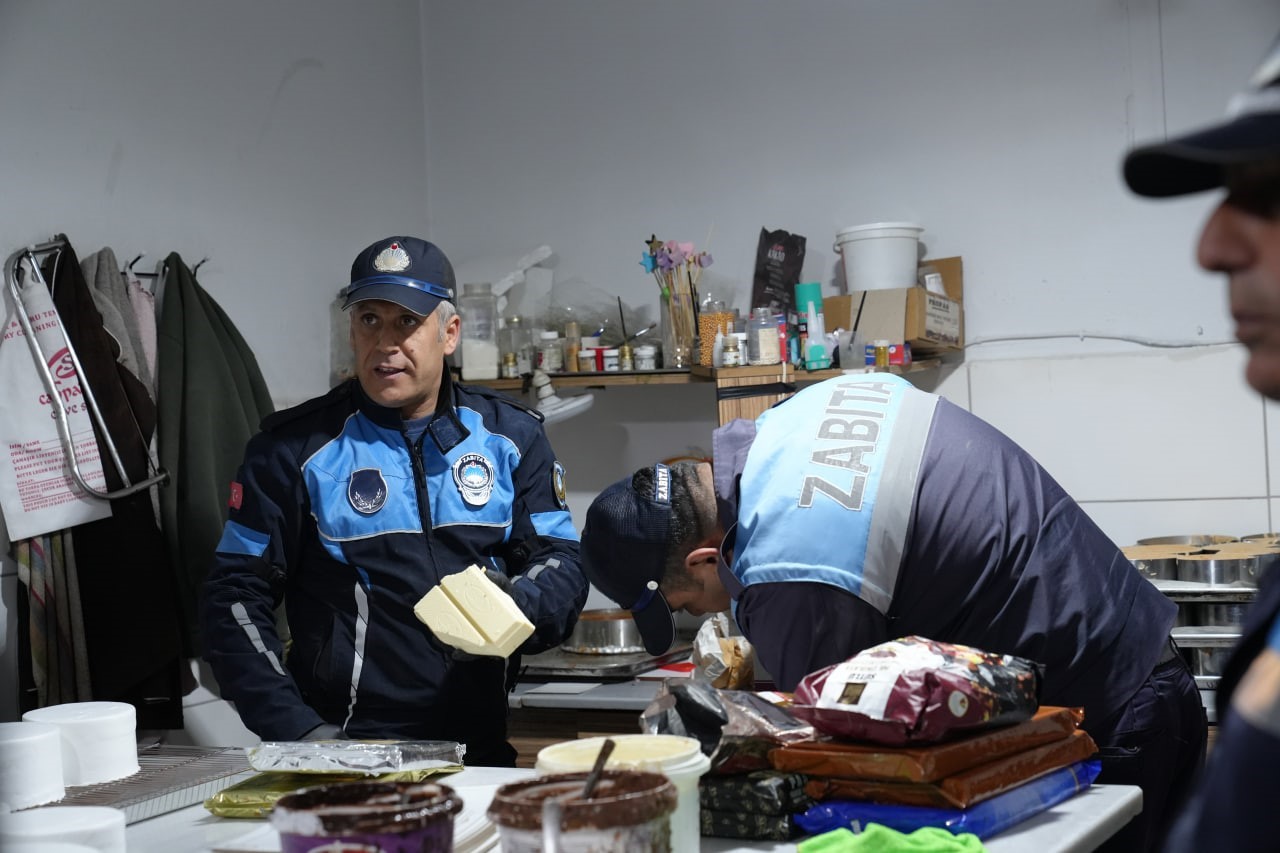 Kozan’da zabıta ekiplerinden bayram denetimi
