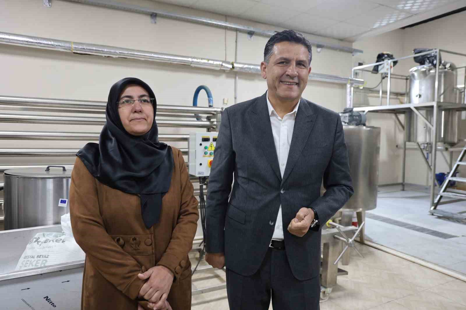 Kozanlı kadınlar hem gelecekleri hem de öğrenciler için üretecek
