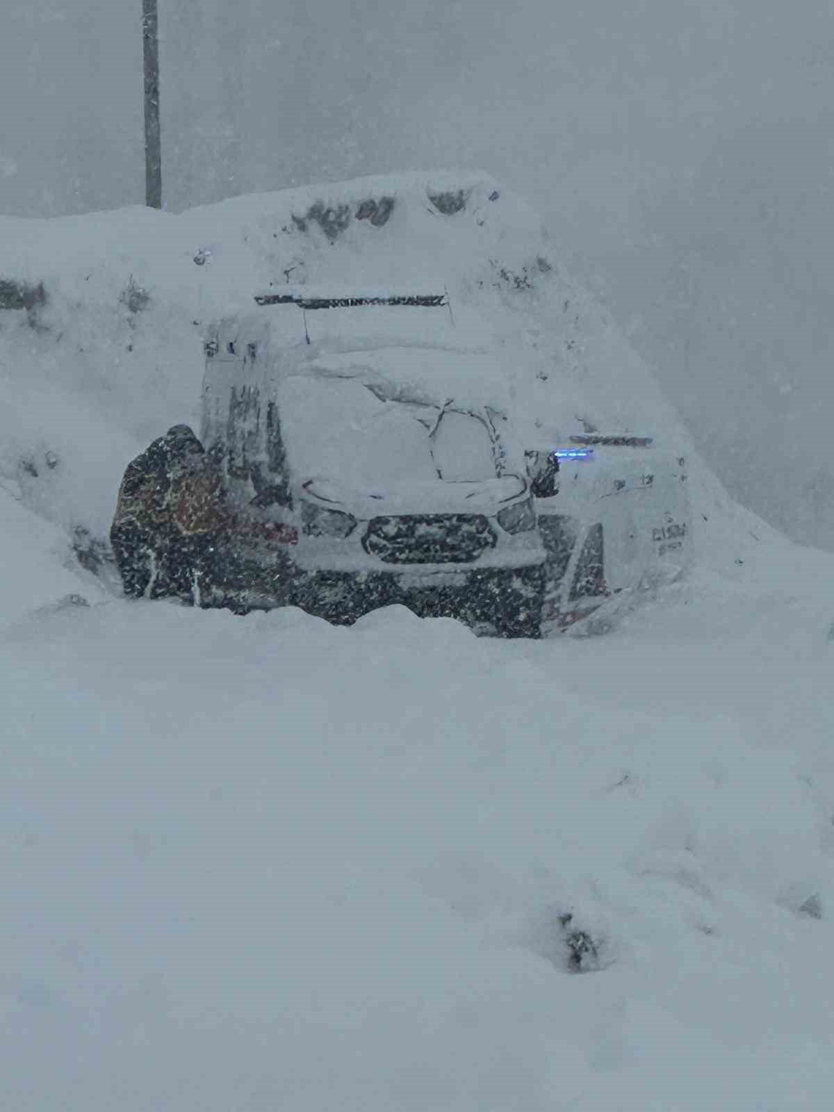 Kozluk’ta eğitime kar engeli
