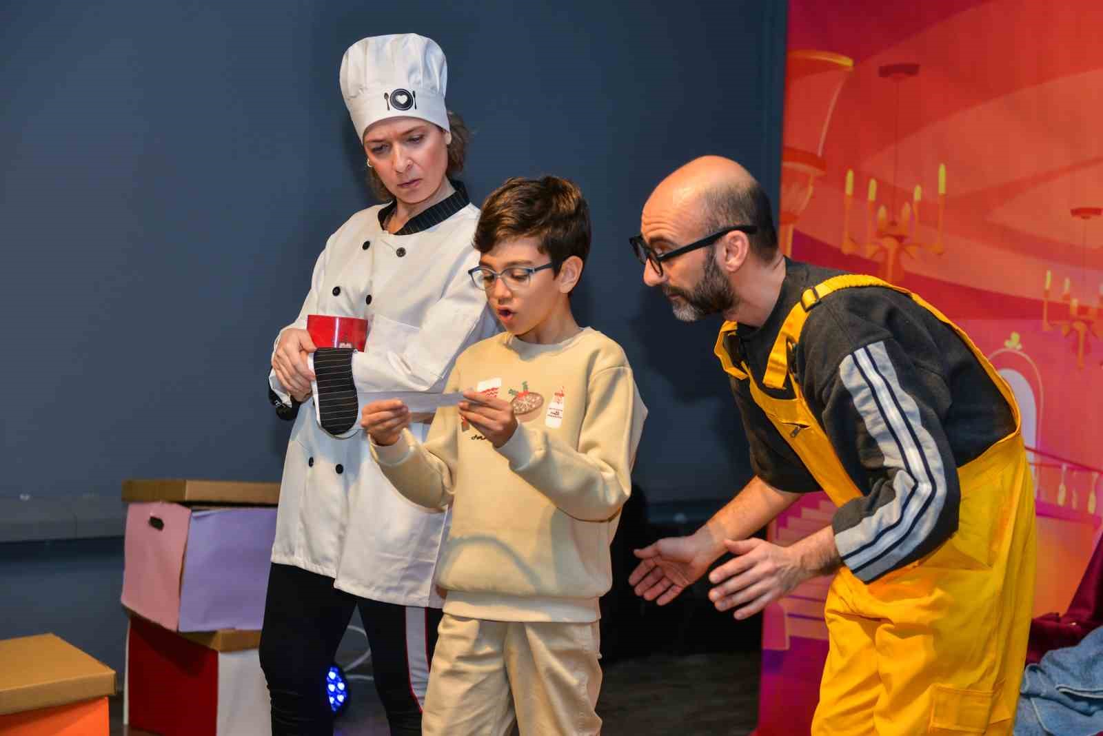 ’Kralın kayıp şapkası’nı çocuklar buldu
