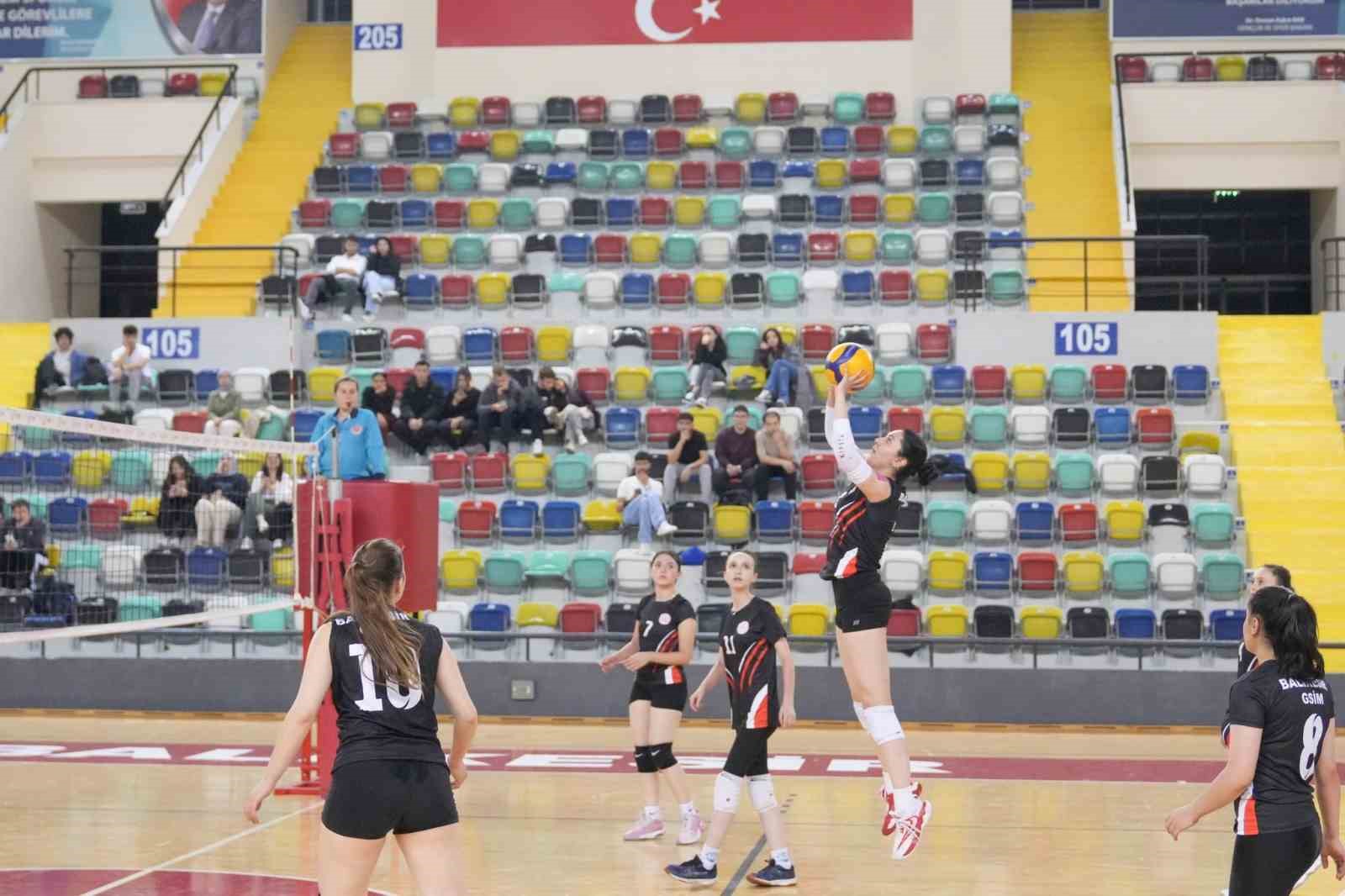 Kredi Yurtlar Kurumunda kalan gençler spor dallarında yarıştı
Kredi Yurtlar Kurumunda kalan gençler spor dallarında yarıştı