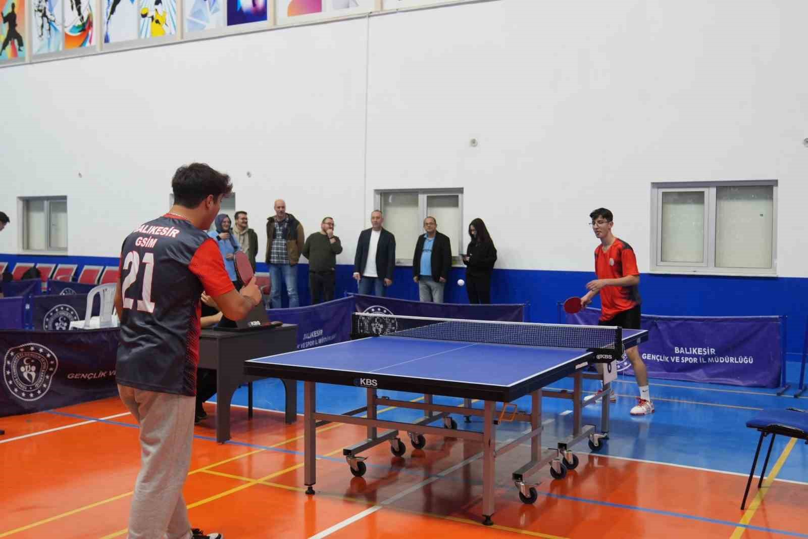 Kredi Yurtlar Kurumunda kalan gençler spor dallarında yarıştı
Kredi Yurtlar Kurumunda kalan gençler spor dallarında yarıştı