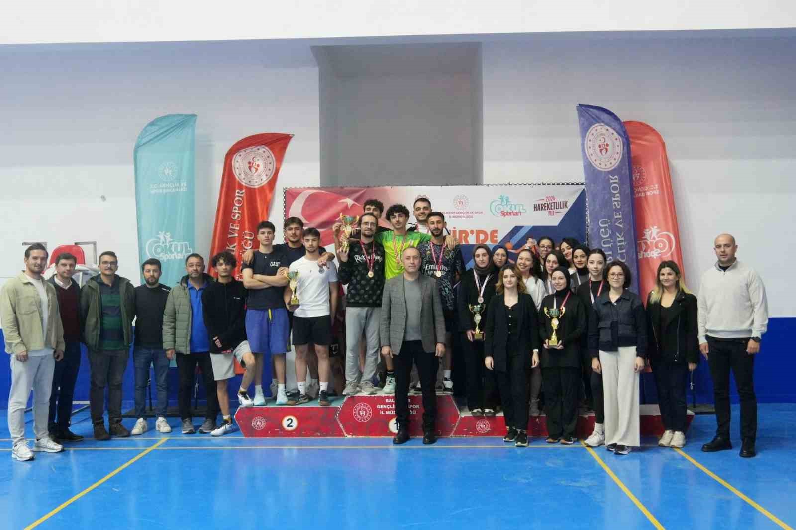 Kredi Yurtlar Kurumunda kalan gençler spor dallarında yarıştı
Kredi Yurtlar Kurumunda kalan gençler spor dallarında yarıştı